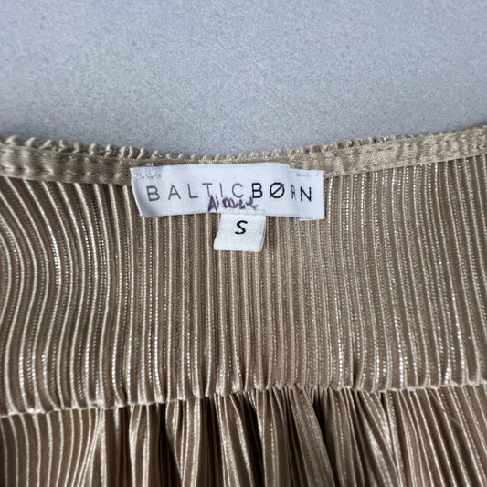 Baltic Born Maxi Dress Womens Small Gold Metallic Plissé Pleated Flutter Sleeve