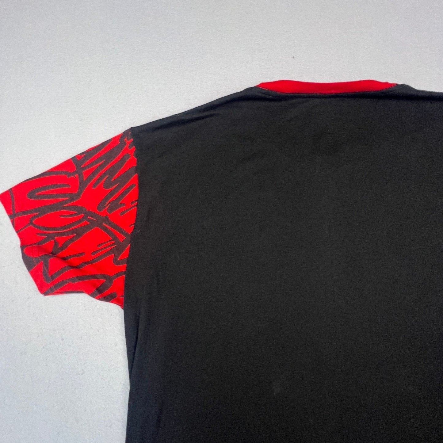 Launder Graphic Tee Mens XL Black Red Drip Bear Streetwear Graffiti Ringer Shirt