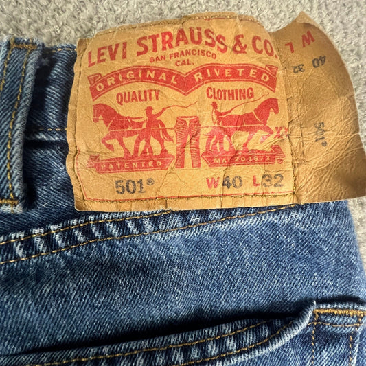Levis 501 Original Fit Mens Jeans Blue Straight Leg Denim W40 L32 Classic Biker