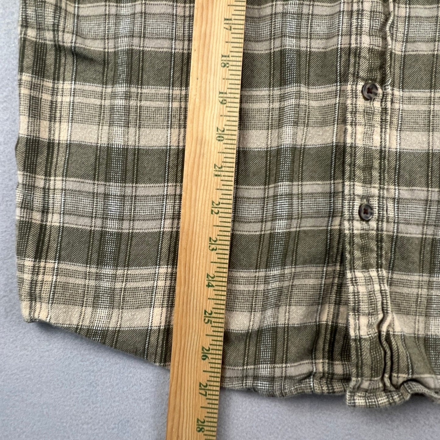 14th & Union Plaid Button Down Mens Size Medium Olive Green Cotton Flannel Style