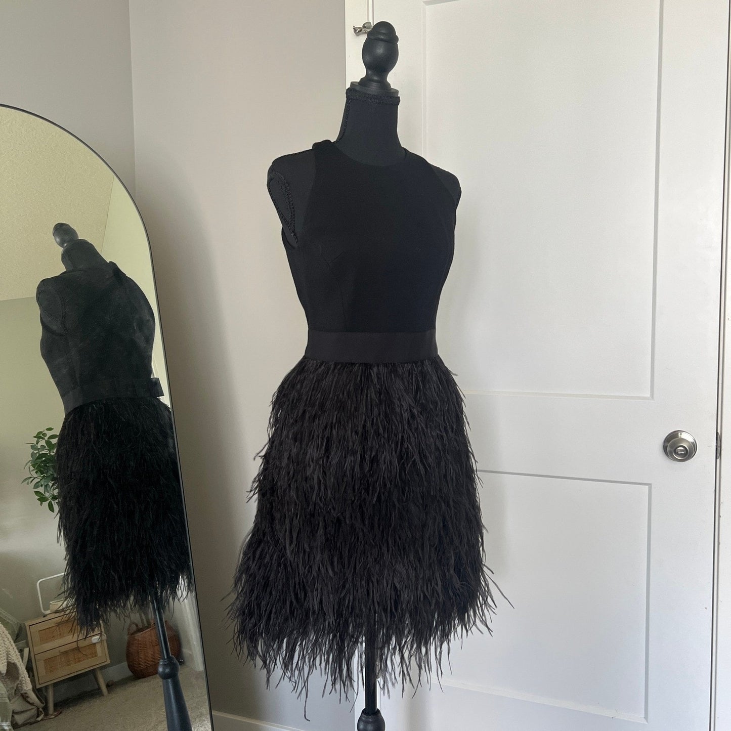 Milly Mini Dress Womens 2 Feather Black Halter Sleeveless Cocktail Party Glam