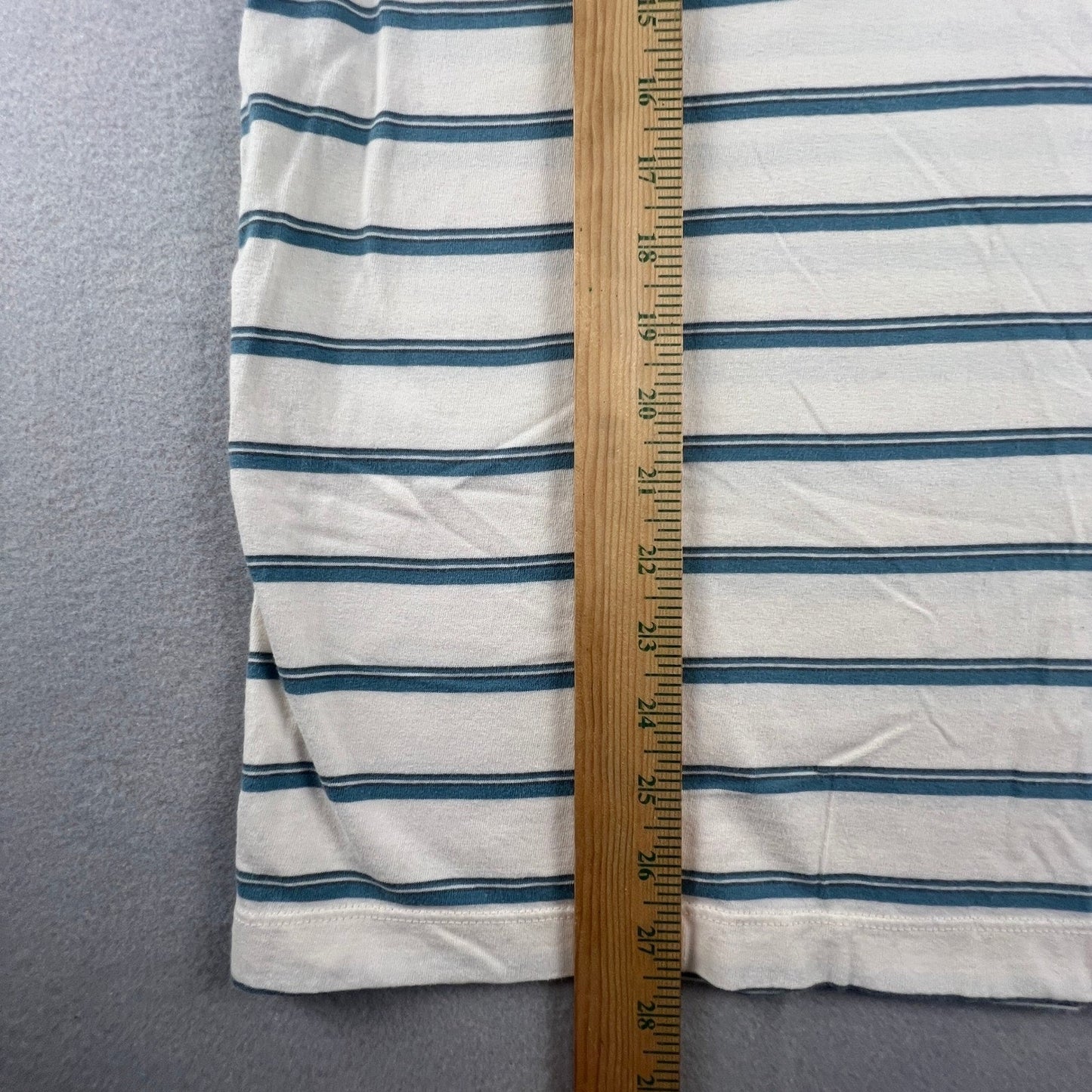 100% Cottong Banana Republic Polo Shirt Mens Large White Blue Striped Casual Preppy