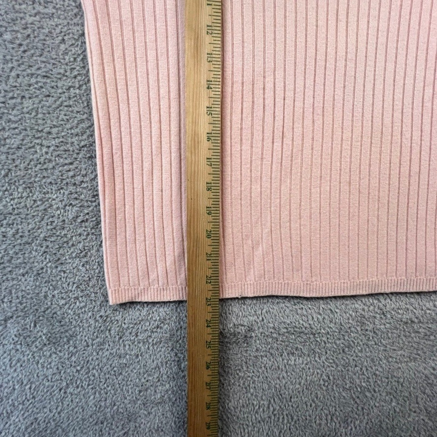 Neiman Marcus 100% Cashmere Crewneck Sweater Womens Pink Size Large Quite luxury