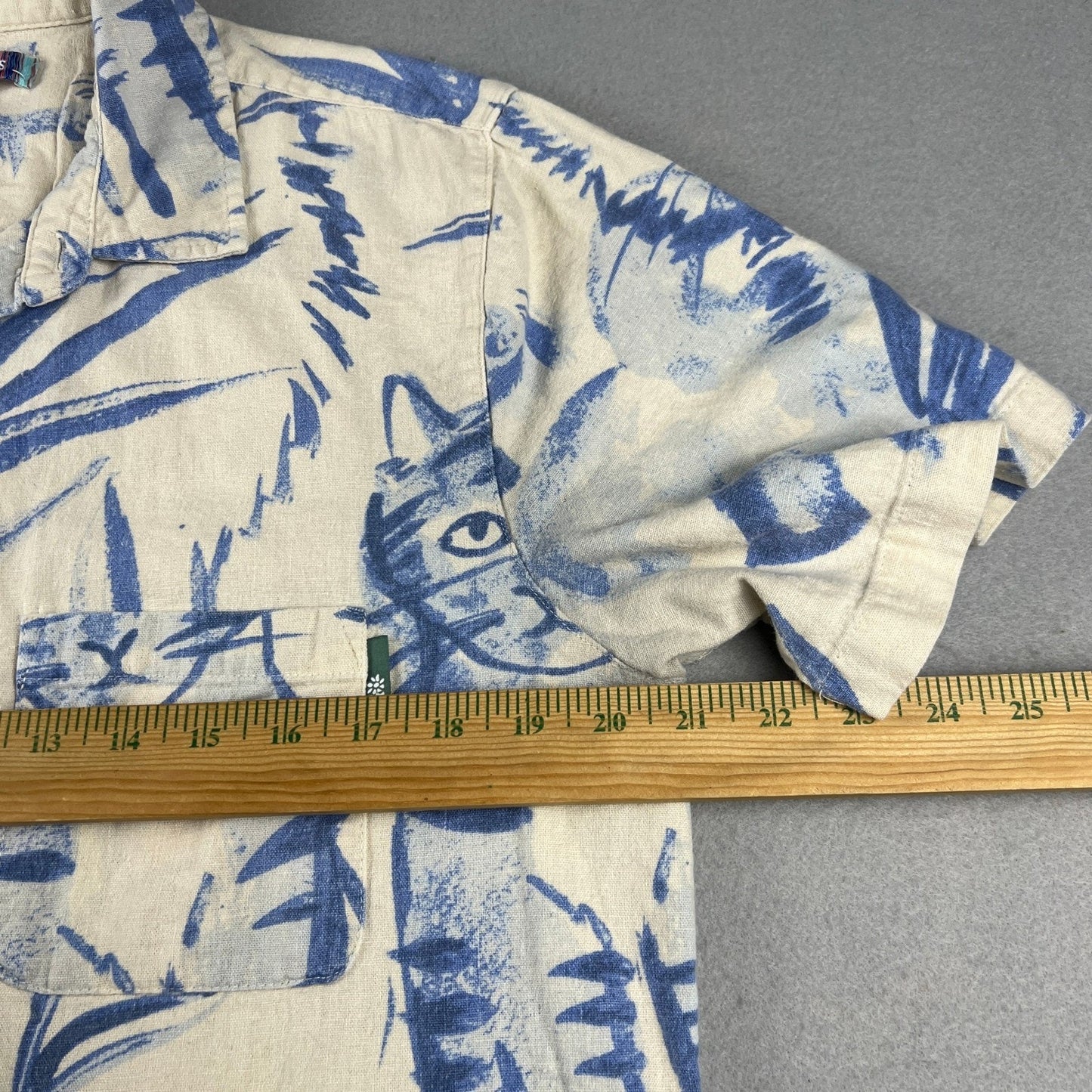 Urban Outfitters Cat Print Shirt Mens Medium Blue Cream Linen Blend Short Sleeve