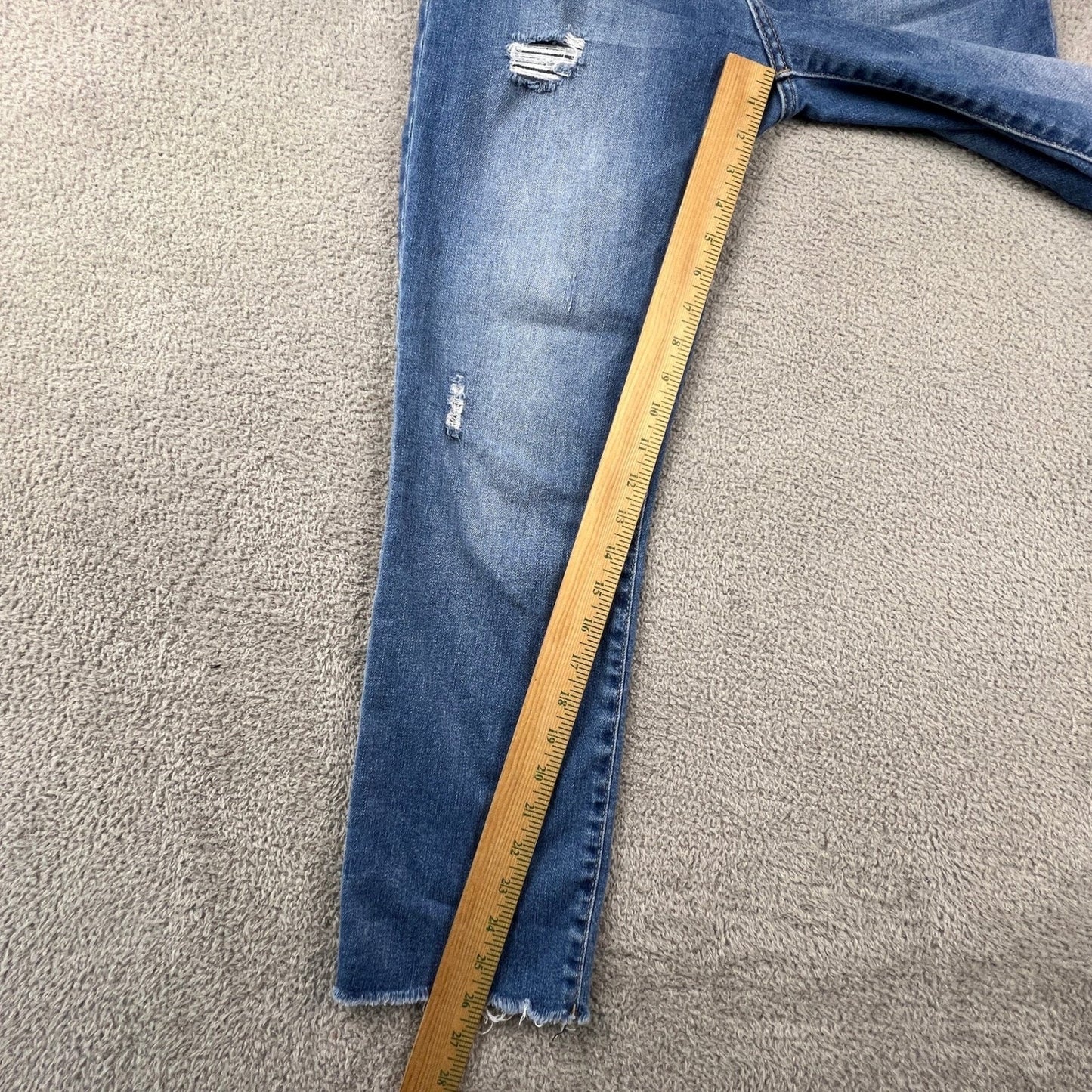 Kut from the Kloth Reese Straight Leg Jeans Womens 6 Blue Button Fly Distressed