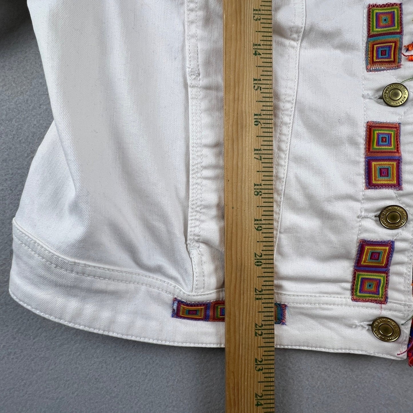 Isaac Mizrahi Live Denim Jacket Womens 16 White Embroidered Fringe Boho Festival