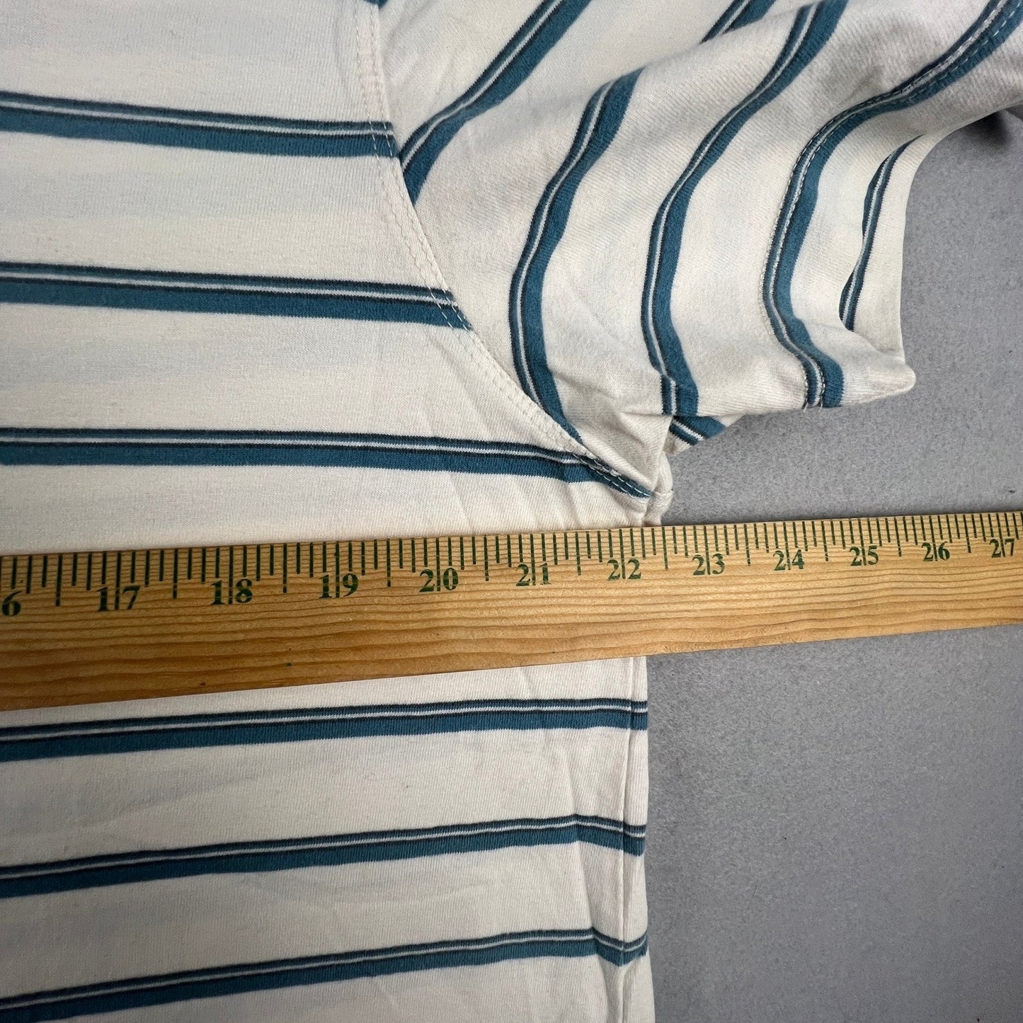 100% Cottong Banana Republic Polo Shirt Mens Large White Blue Striped Casual Preppy