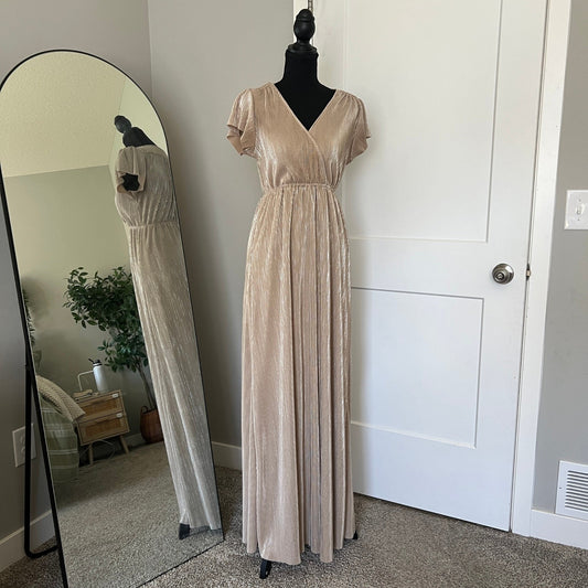 Baltic Born Maxi Dress Womens Small Gold Metallic Plissé Pleated Flutter Sleeve