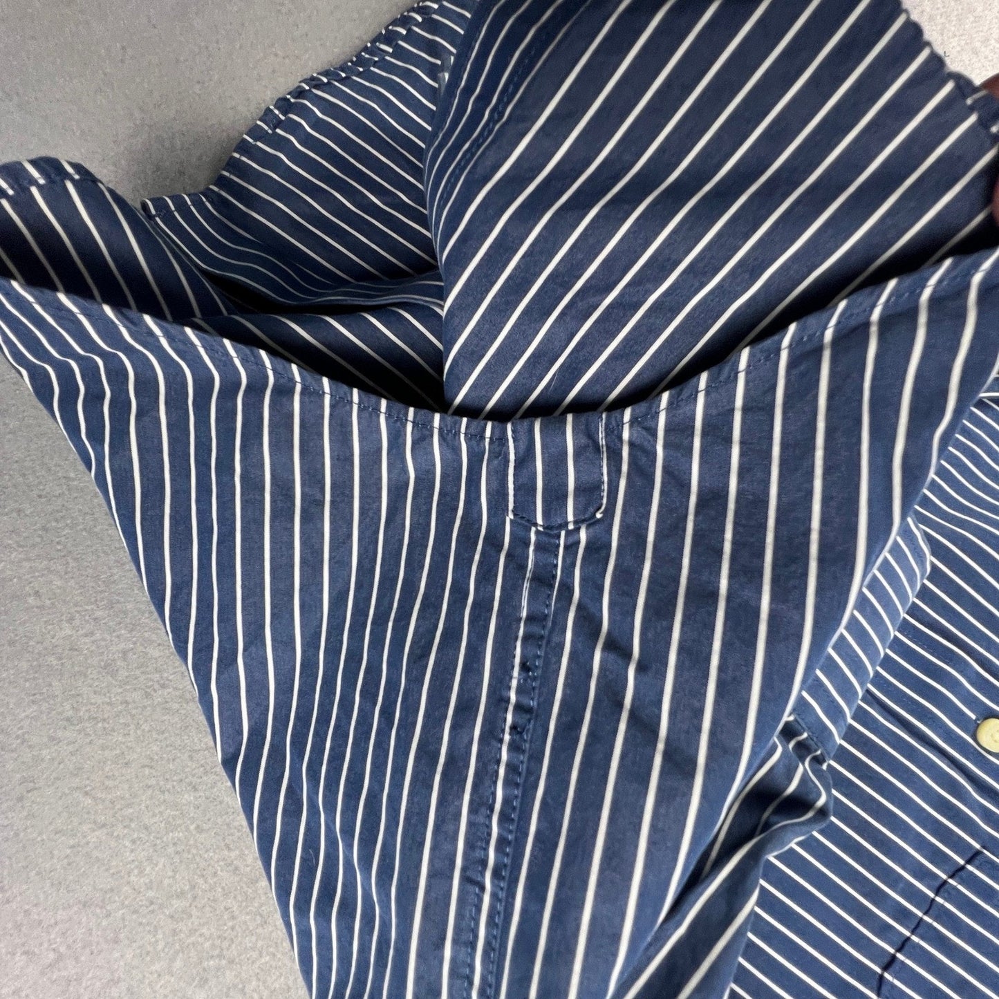 Abercrombie & Fitch Button Down Shirt Mens M Blue Striped Muscle Fit Preppy Logo