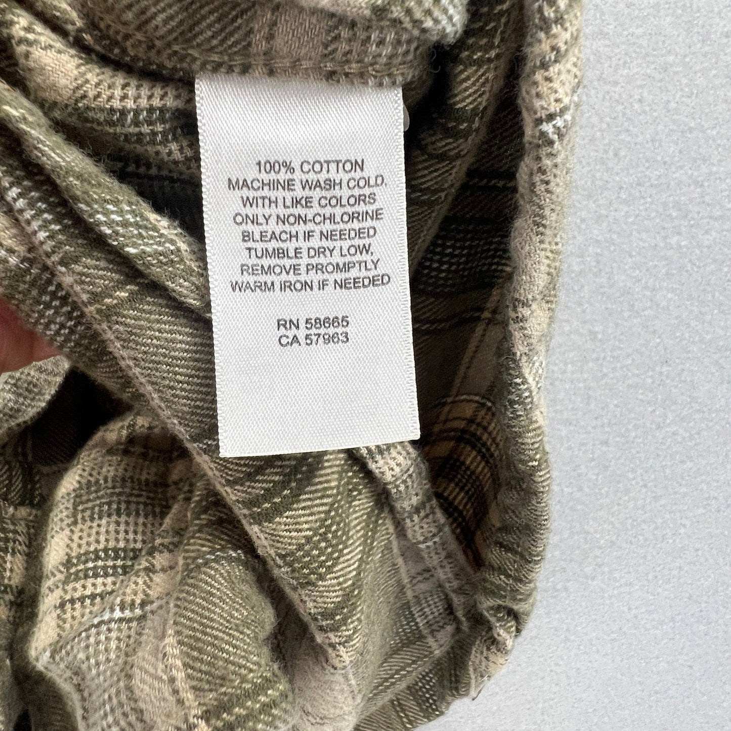14th & Union Plaid Button Down Mens Size Medium Olive Green Cotton Flannel Style