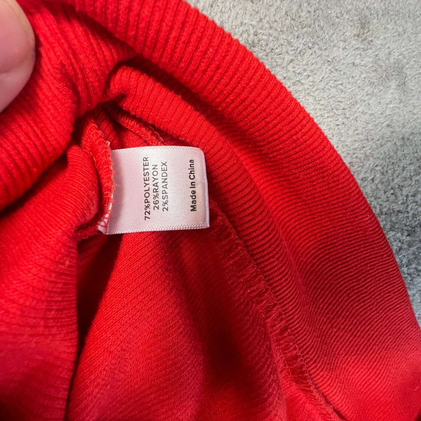 Evereve Mock Neck Top Womens Medium Red Sleeveless Knit Chic Minimalist