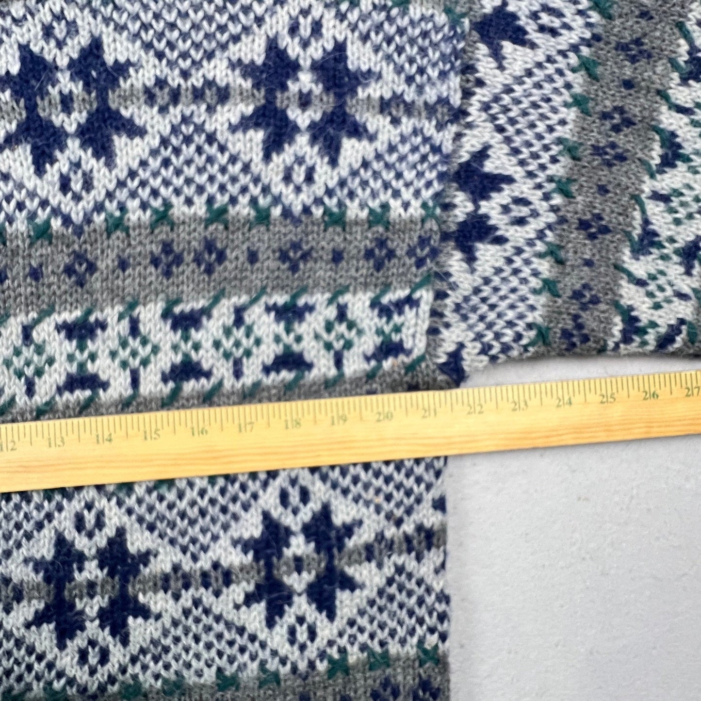 Vintage Alpaca Wool Sweater Mens Medium Gray Fair Isle Snowflake Knit Peru Boho