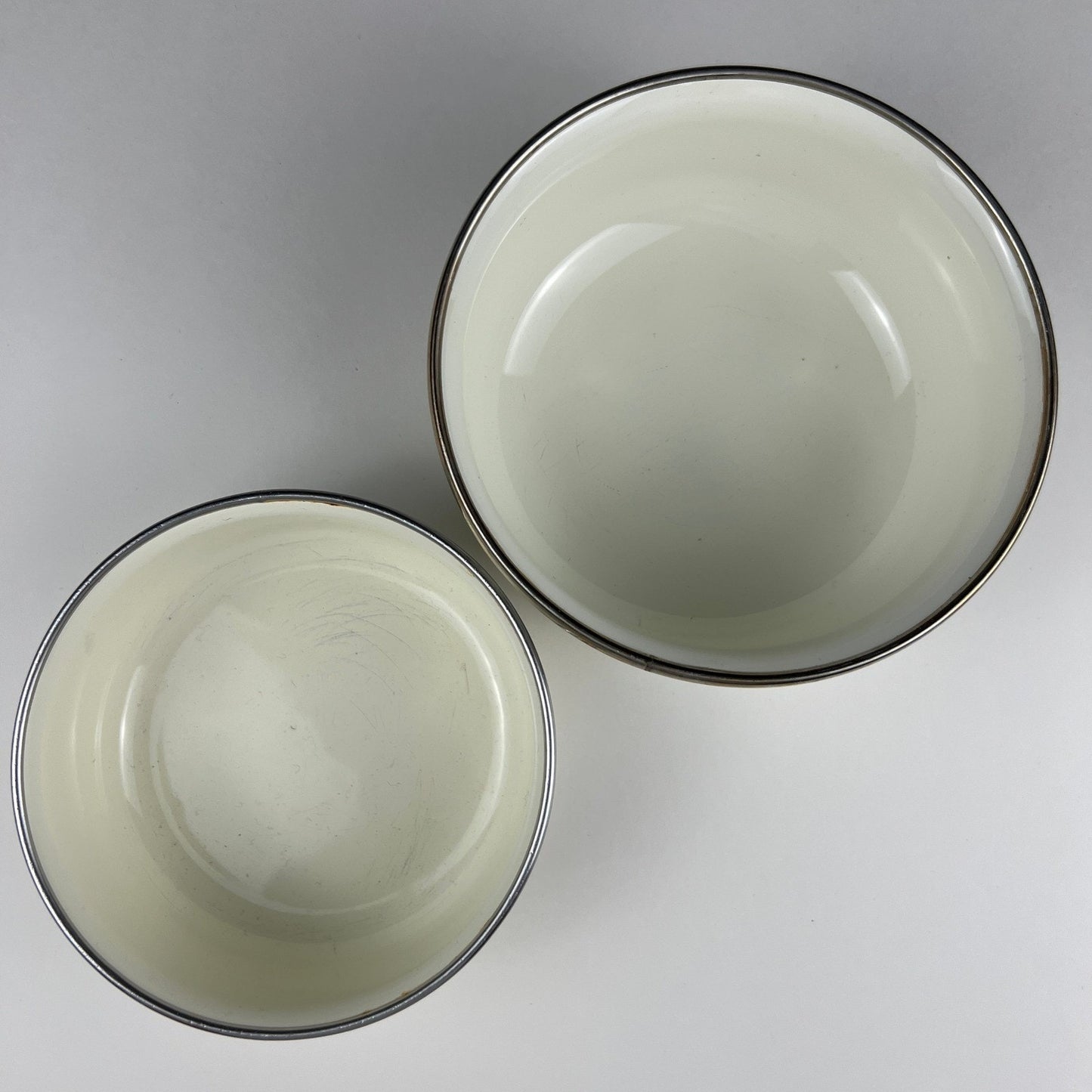VTG Bowls M. Kamenstein Enamel Set of 2 Floral 1982 Kitchenware Grandamcore