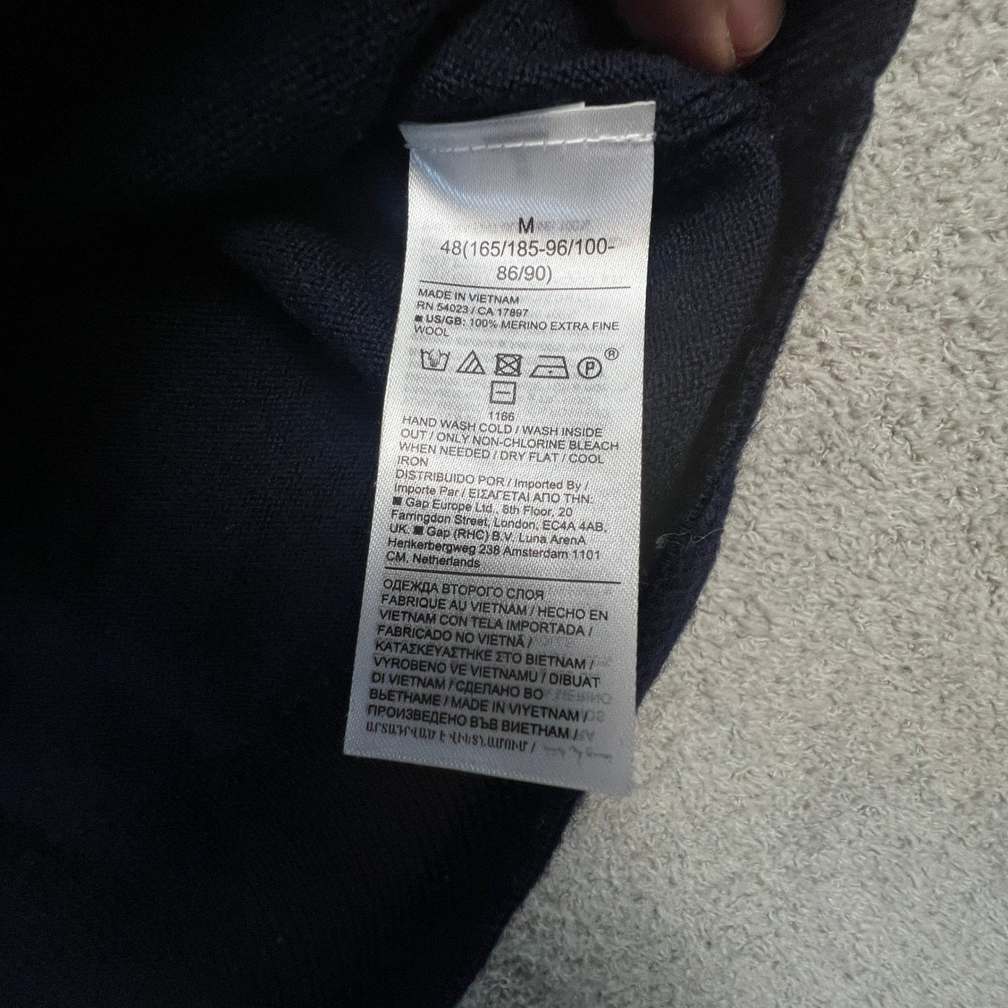 Banana Republic Italian Merino Wool V-Neck Sweater Mens Medium Navy Blue
