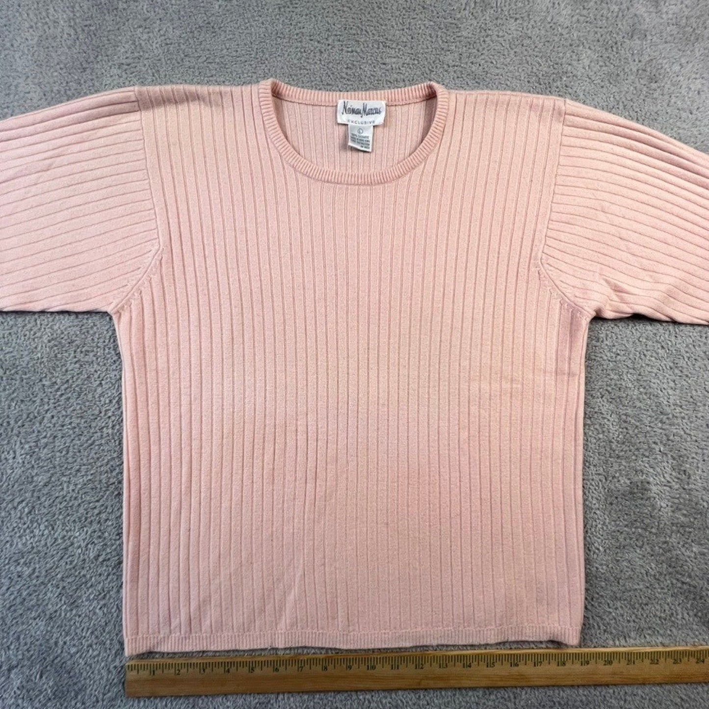 Neiman Marcus 100% Cashmere Crewneck Sweater Womens Pink Size Large Quite luxury