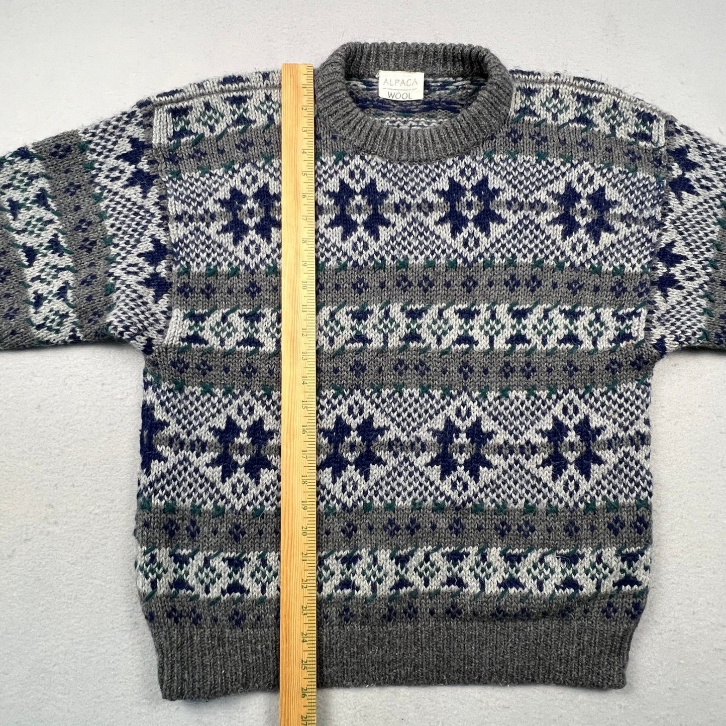 Vintage Alpaca Wool Sweater Mens Medium Gray Fair Isle Snowflake Knit Peru Boho