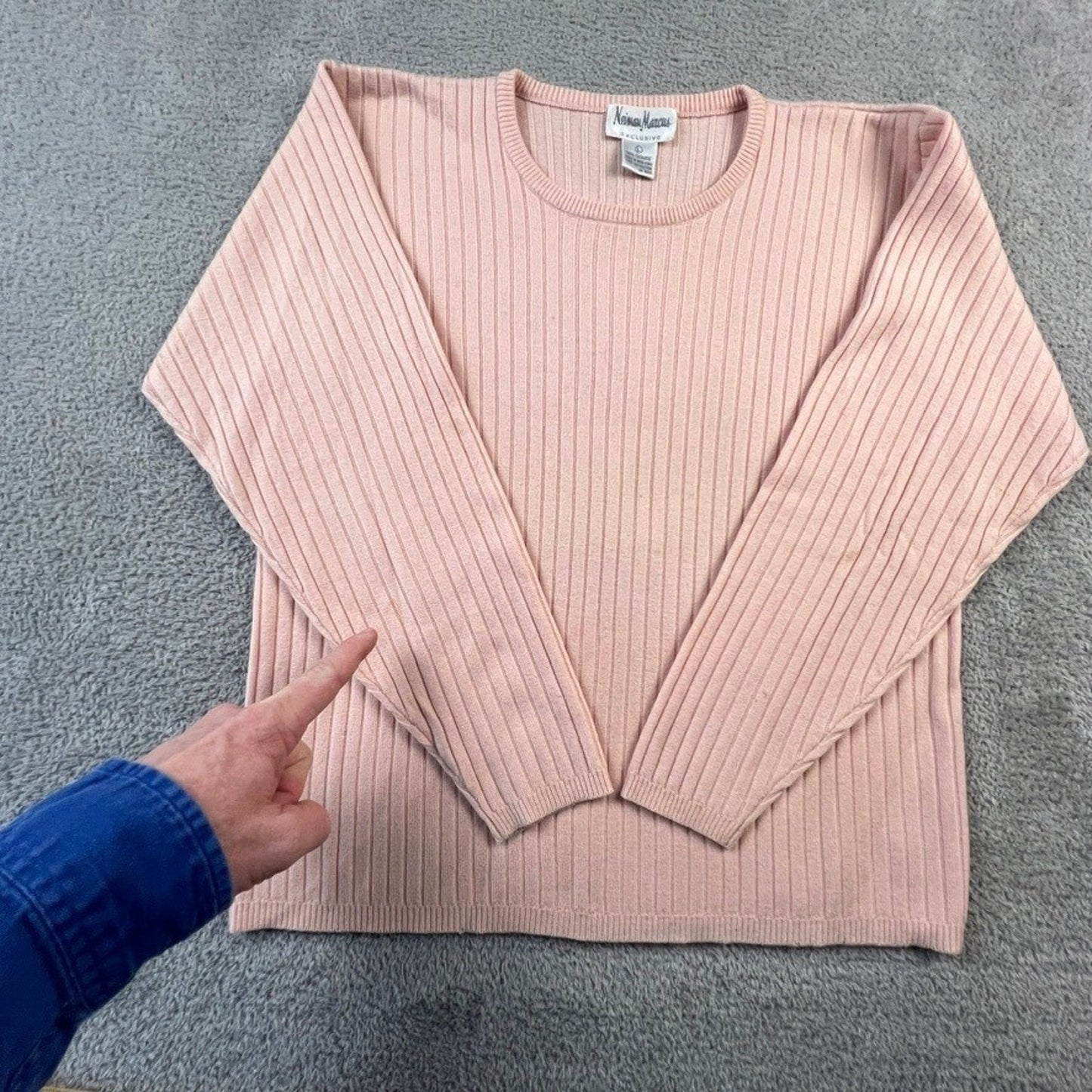 Neiman Marcus 100% Cashmere Crewneck Sweater Womens Pink Size Large Quite luxury