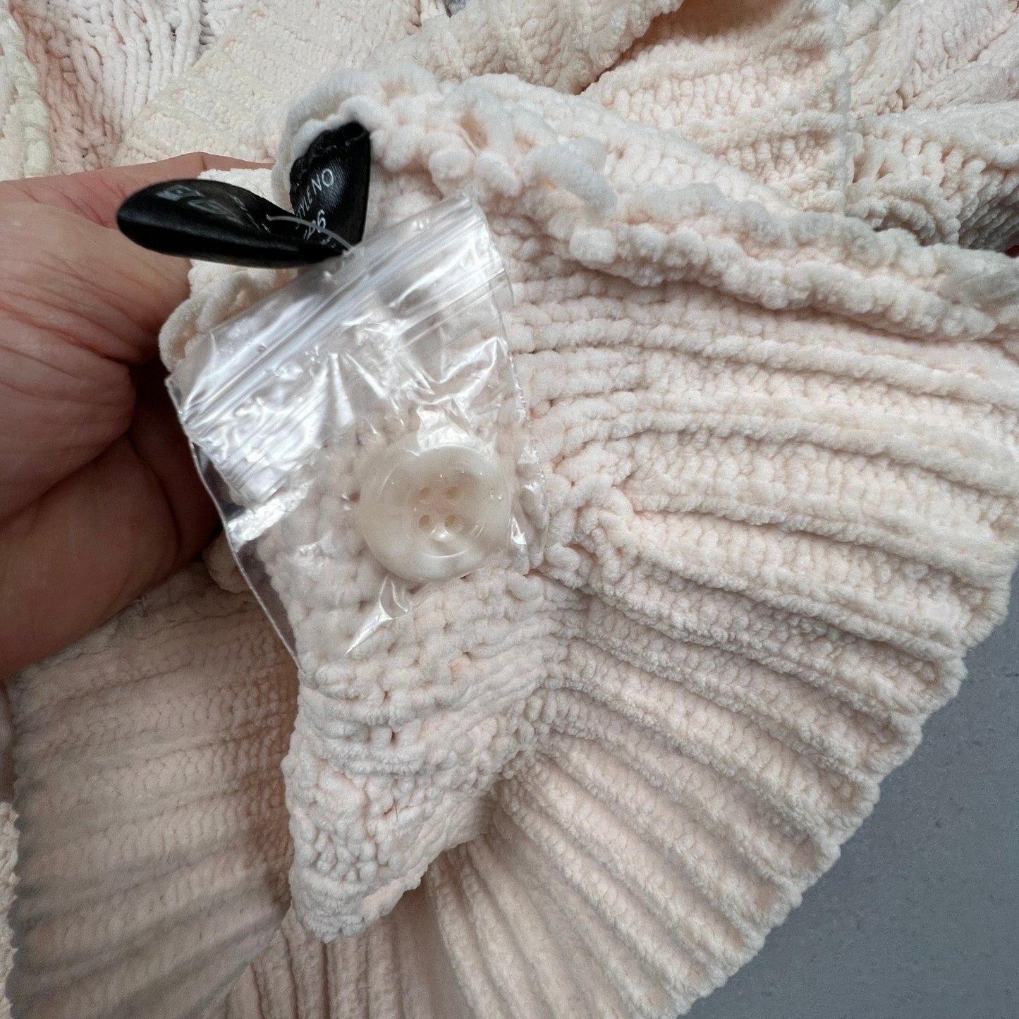 POL Cardigan Sweater Women Medium Cream Chenille Cable Knit Pom Pom Coquette