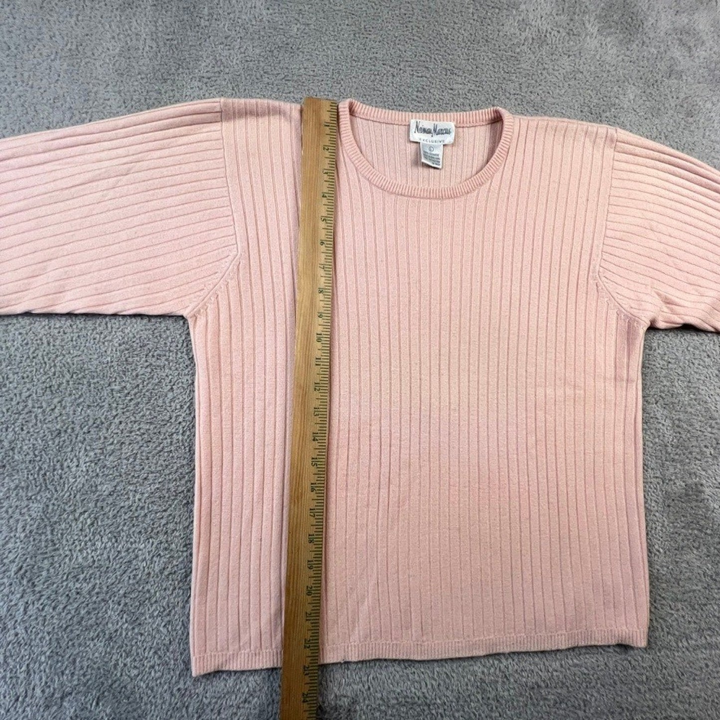 Neiman Marcus 100% Cashmere Crewneck Sweater Womens Pink Size Large Quite luxury