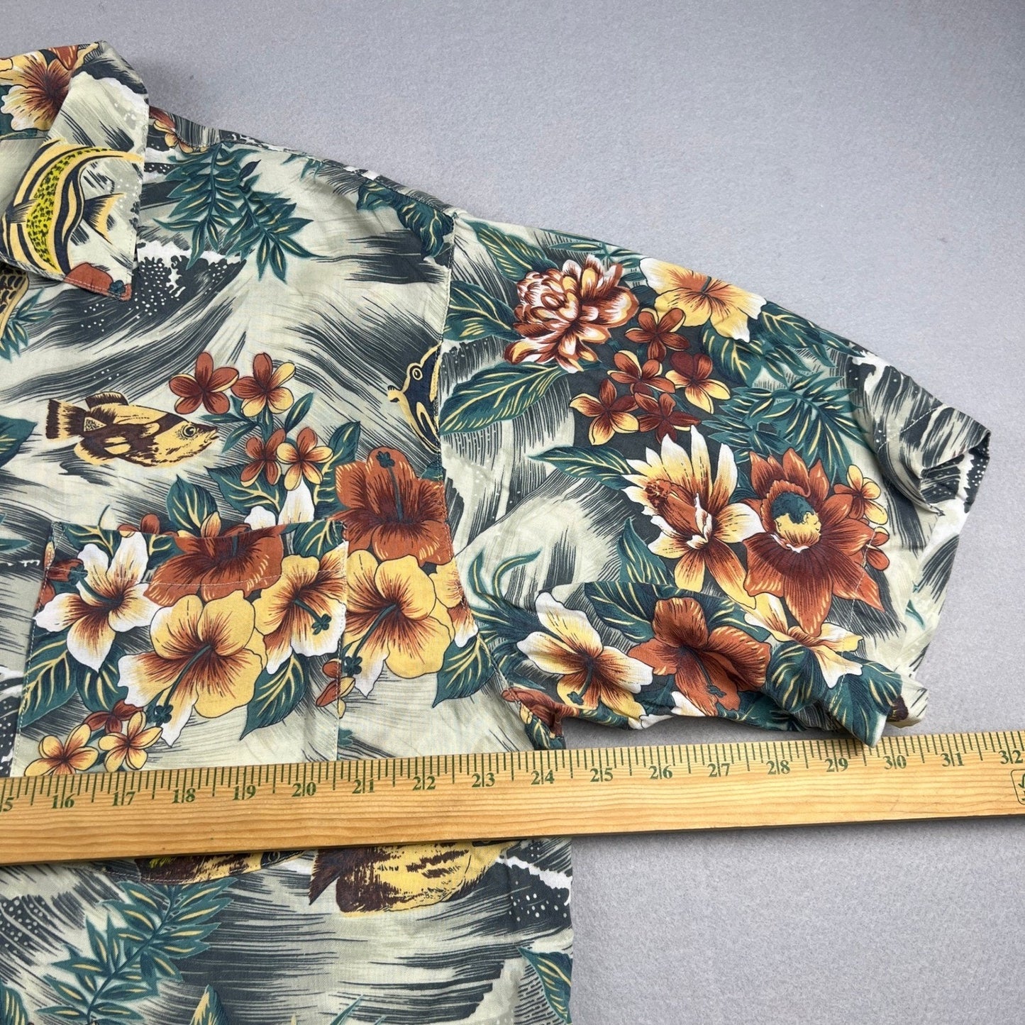 Vtg Tommy Bahama Hawaiian Shirt Mens L Tan Floral Fish Tropical Camp Aloha