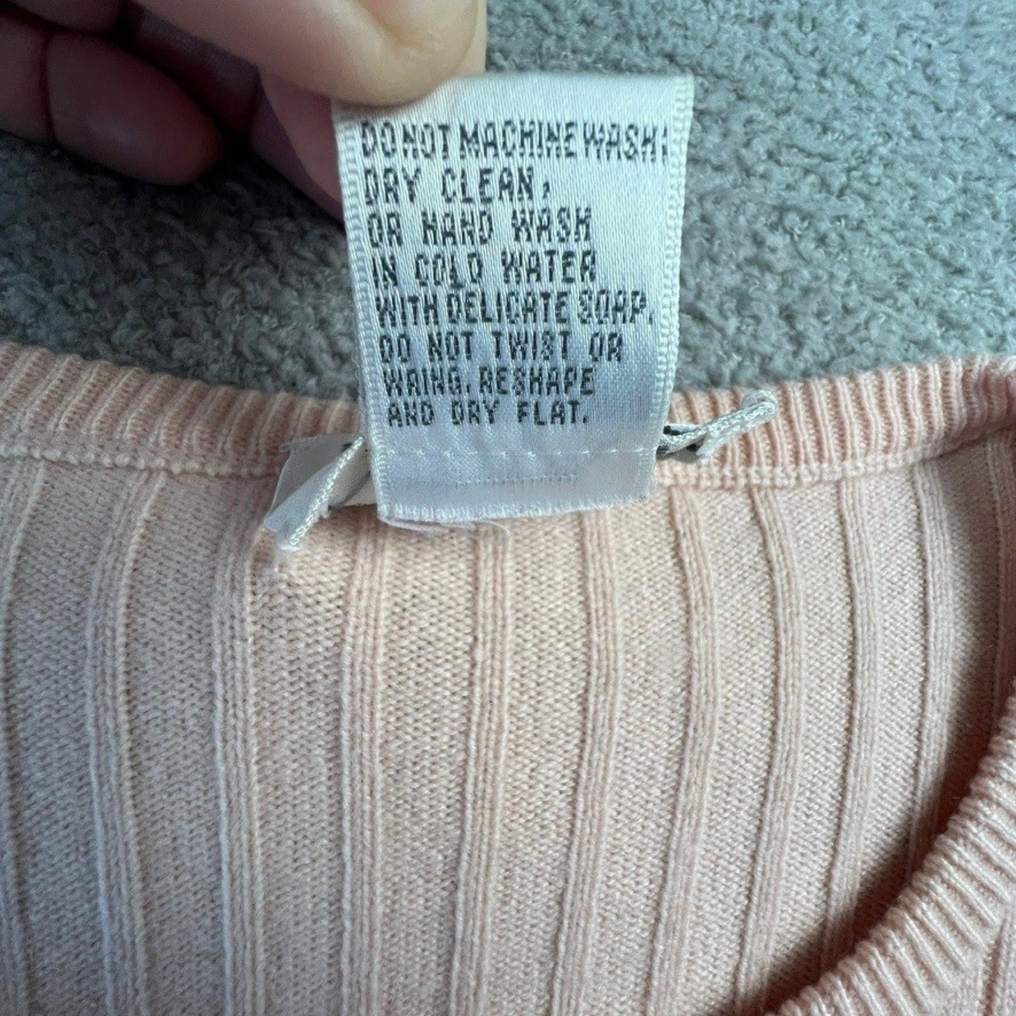 Neiman Marcus 100% Cashmere Crewneck Sweater Womens Pink Size Large Quite luxury