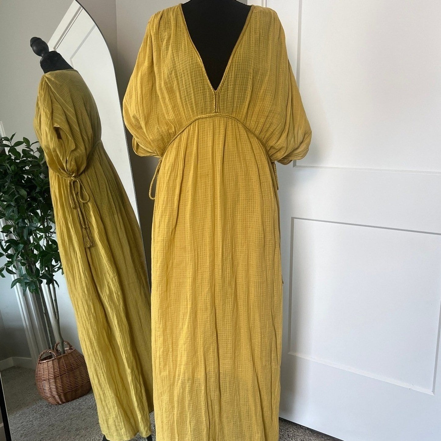 Zara Maxi Dress Womens M Yellow V-Neck Textured Tassel Boho Beach Kaftan