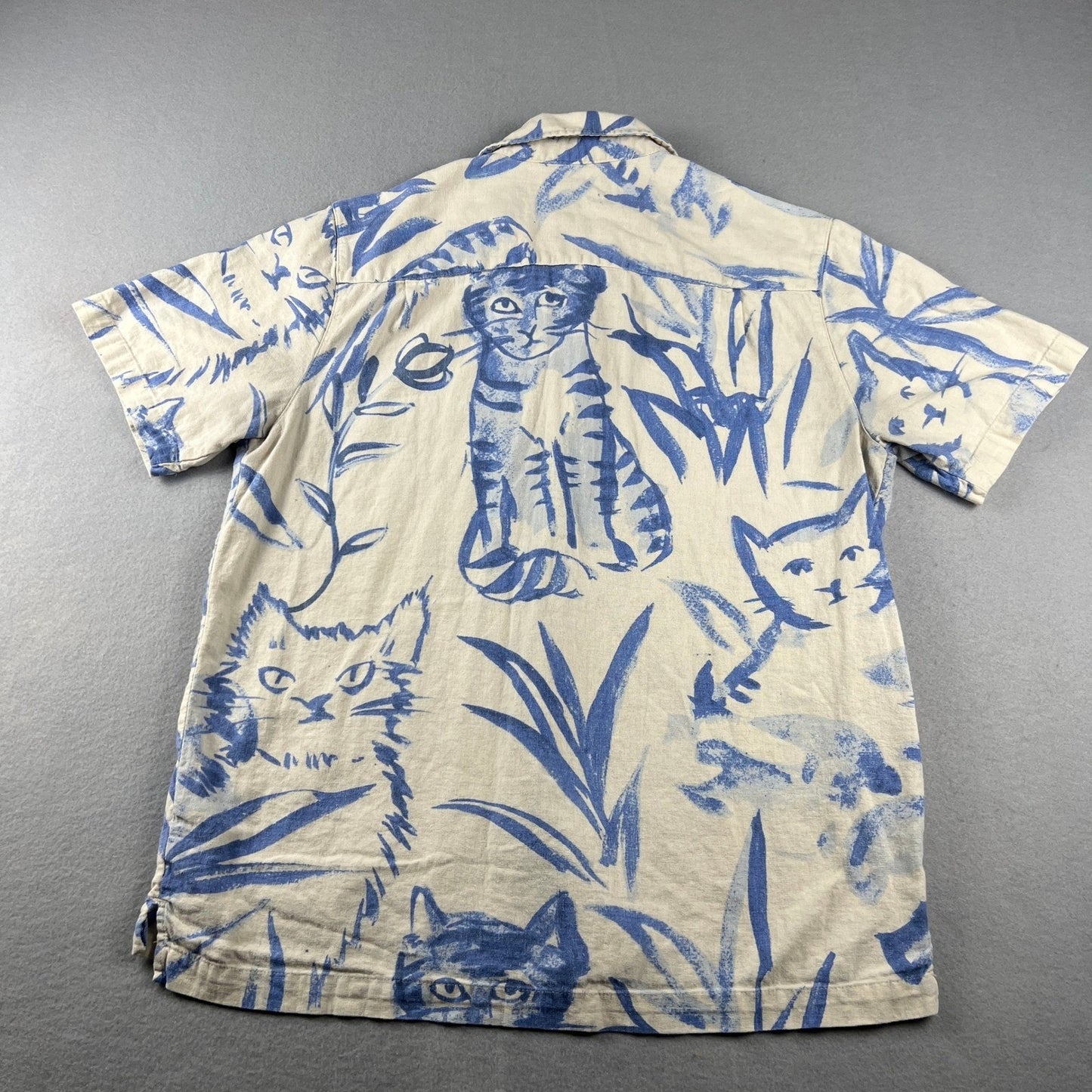 Urban Outfitters Cat Print Shirt Mens Medium Blue Cream Linen Blend Short Sleeve