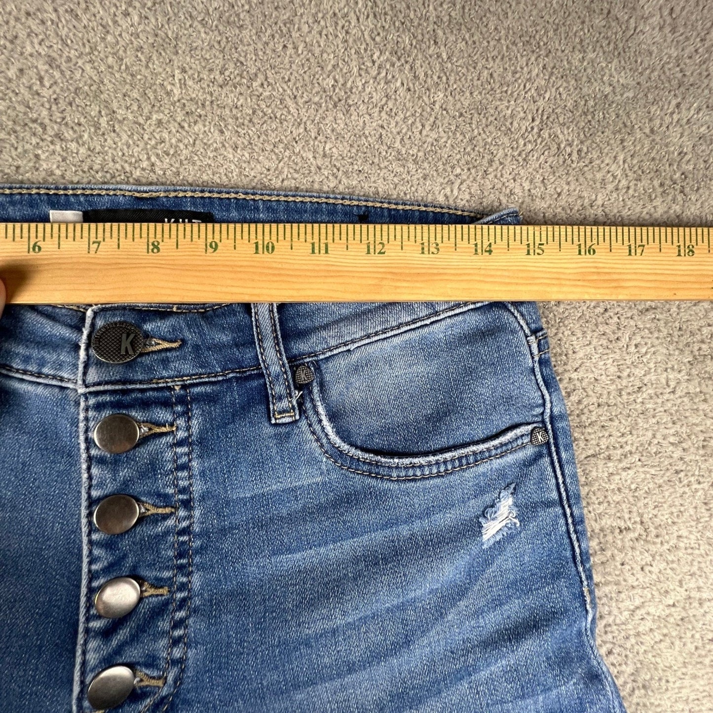Kut from the Kloth Reese Straight Leg Jeans Womens 6 Blue Button Fly Distressed