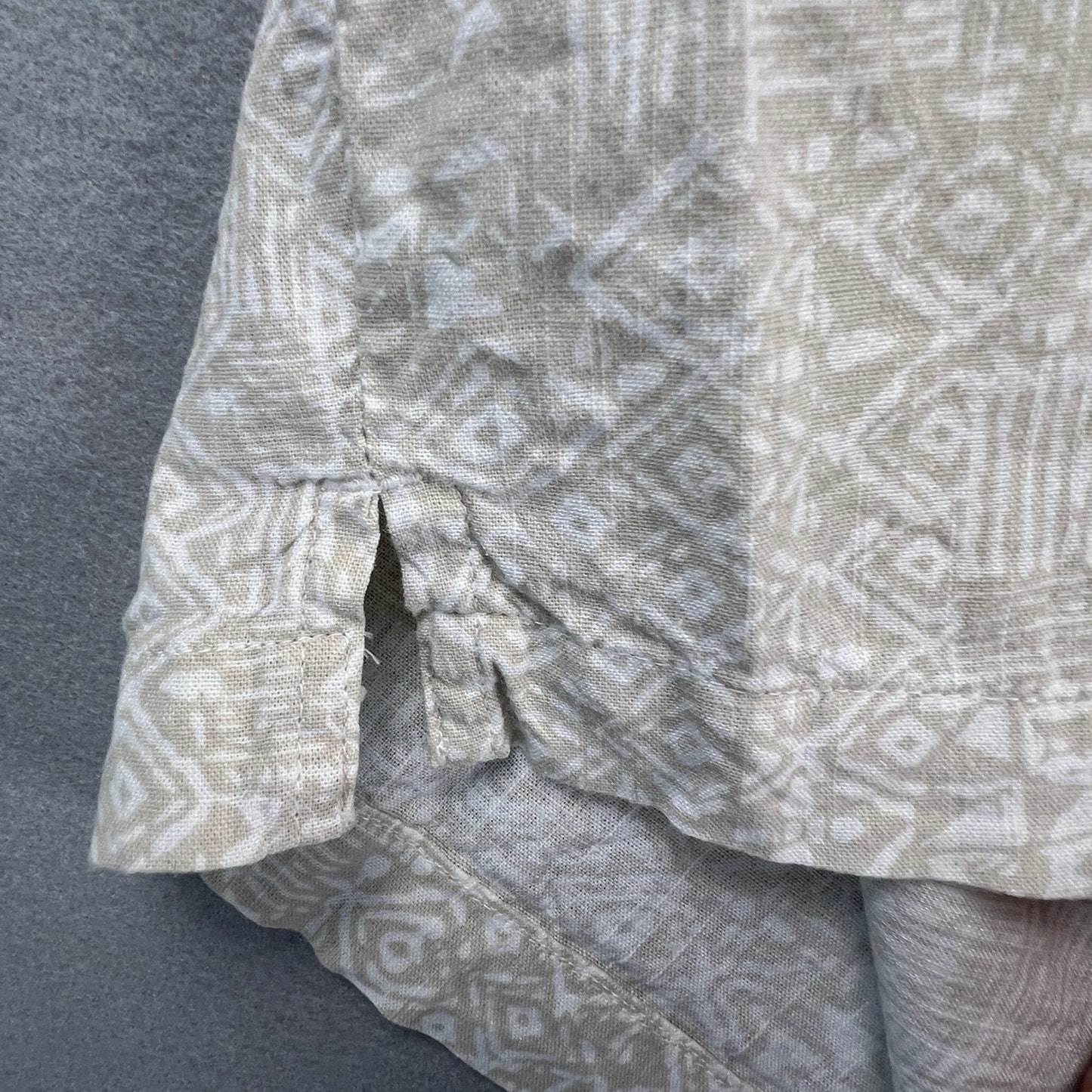 Hawaiian Button Up Shirt Mens 2XL Tan Geometric Tribal Print Casual Summer