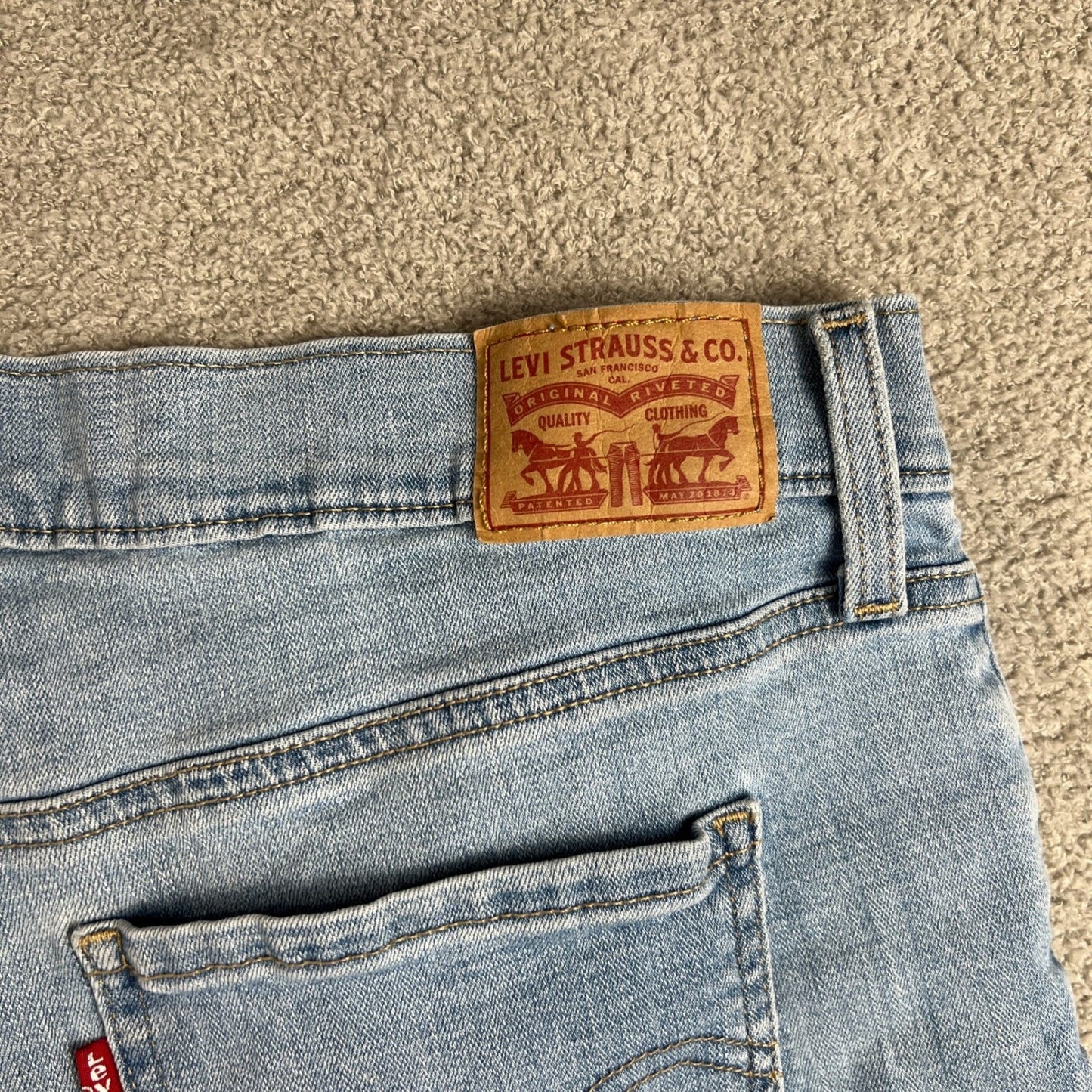 Levi's Shorts Women's Size 32 Mid Length Denim Light Wash Cuffed
