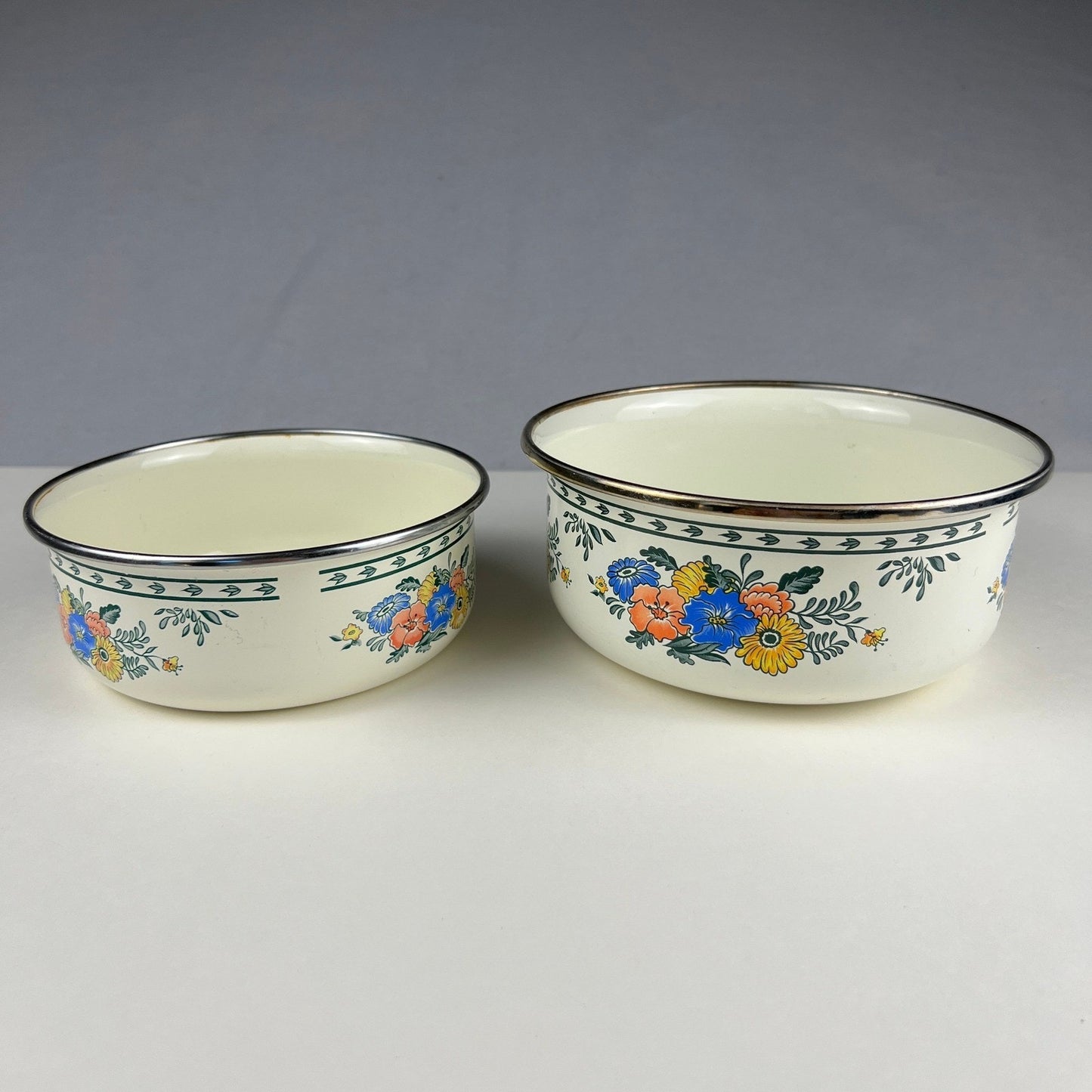 VTG Bowls M. Kamenstein Enamel Set of 2 Floral 1982 Kitchenware Grandamcore