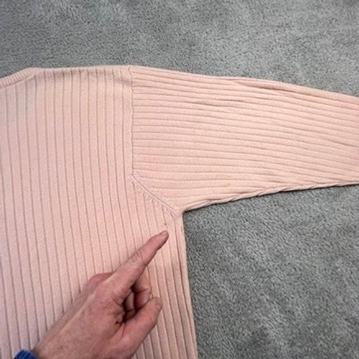 Neiman Marcus 100% Cashmere Crewneck Sweater Womens Pink Size Large Quite luxury