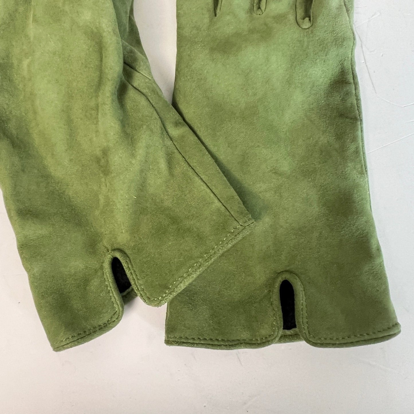 Echo Leather Gloves Womens M Green Suede V-Notch Wrist Winter Chic Classic
