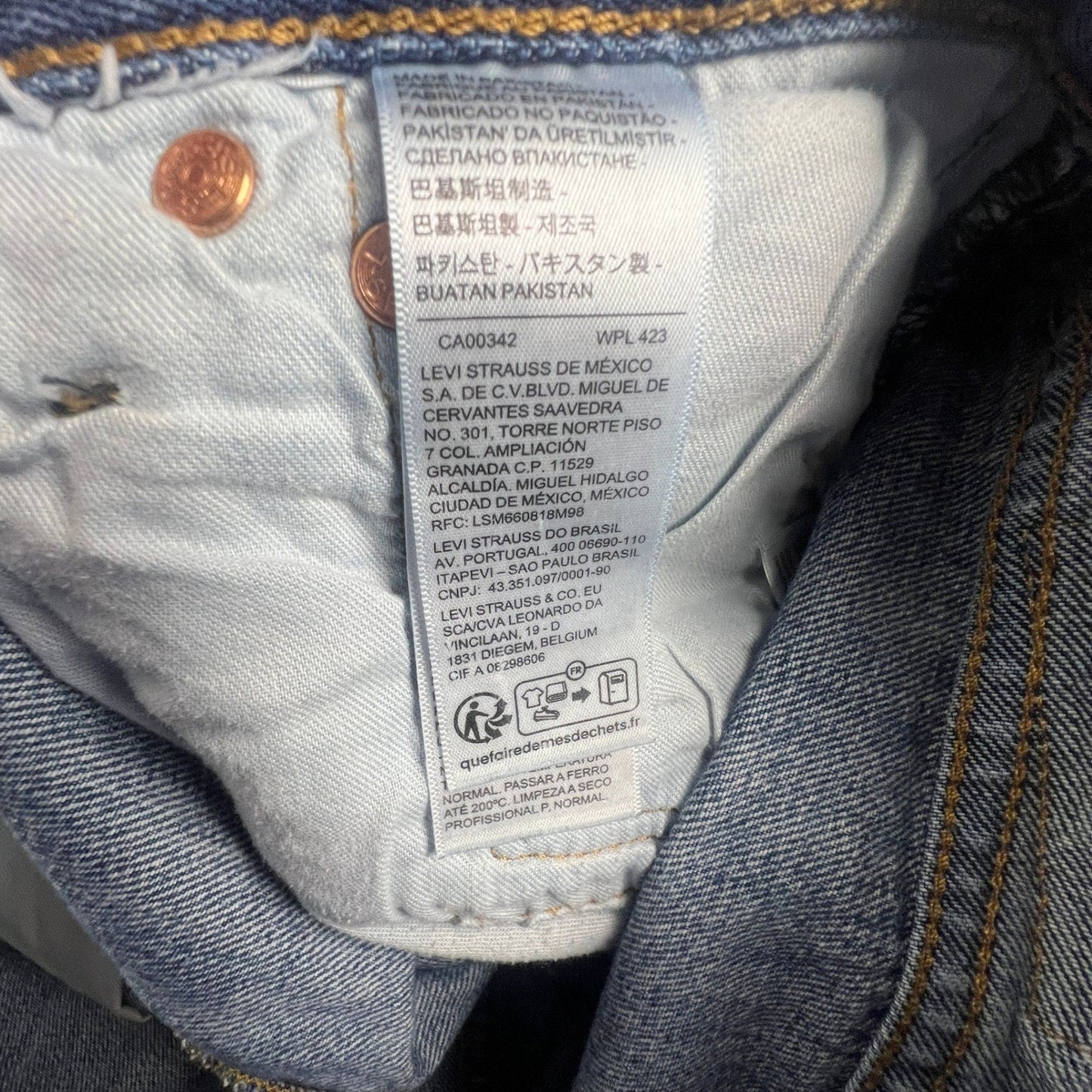 Levis 501 Original Fit Mens Jeans Blue Straight Leg Denim W40 L32 Classic Biker