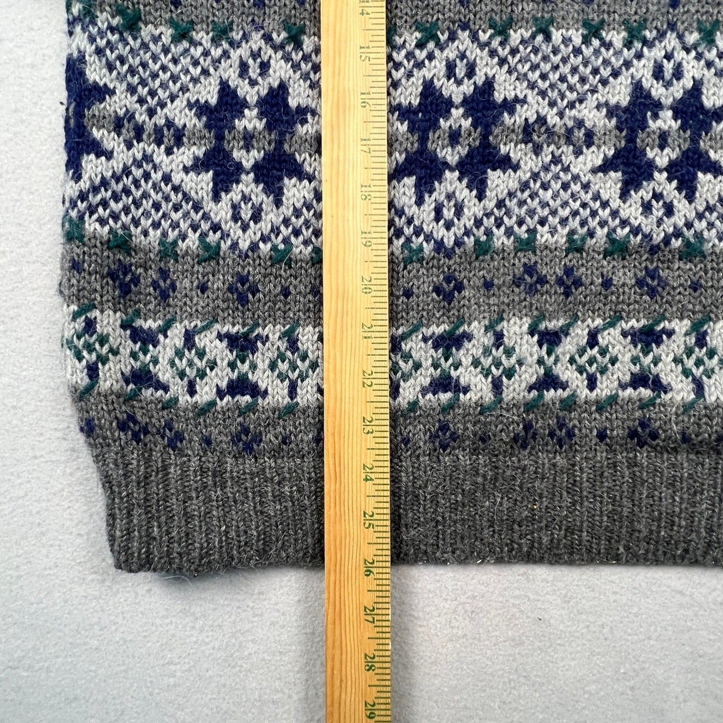 Vintage Alpaca Wool Sweater Mens Medium Gray Fair Isle Snowflake Knit Peru Boho