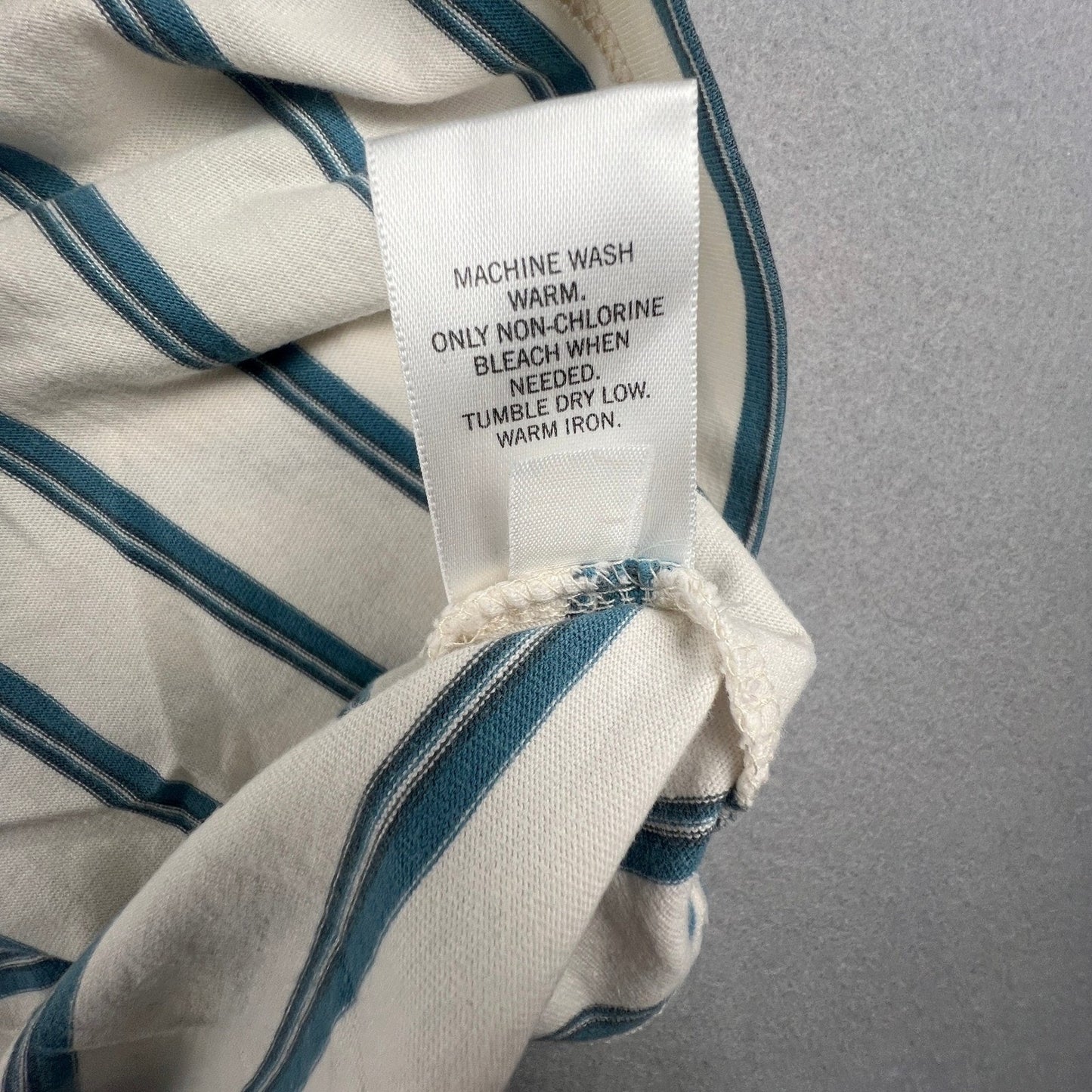 100% Cottong Banana Republic Polo Shirt Mens Large White Blue Striped Casual Preppy