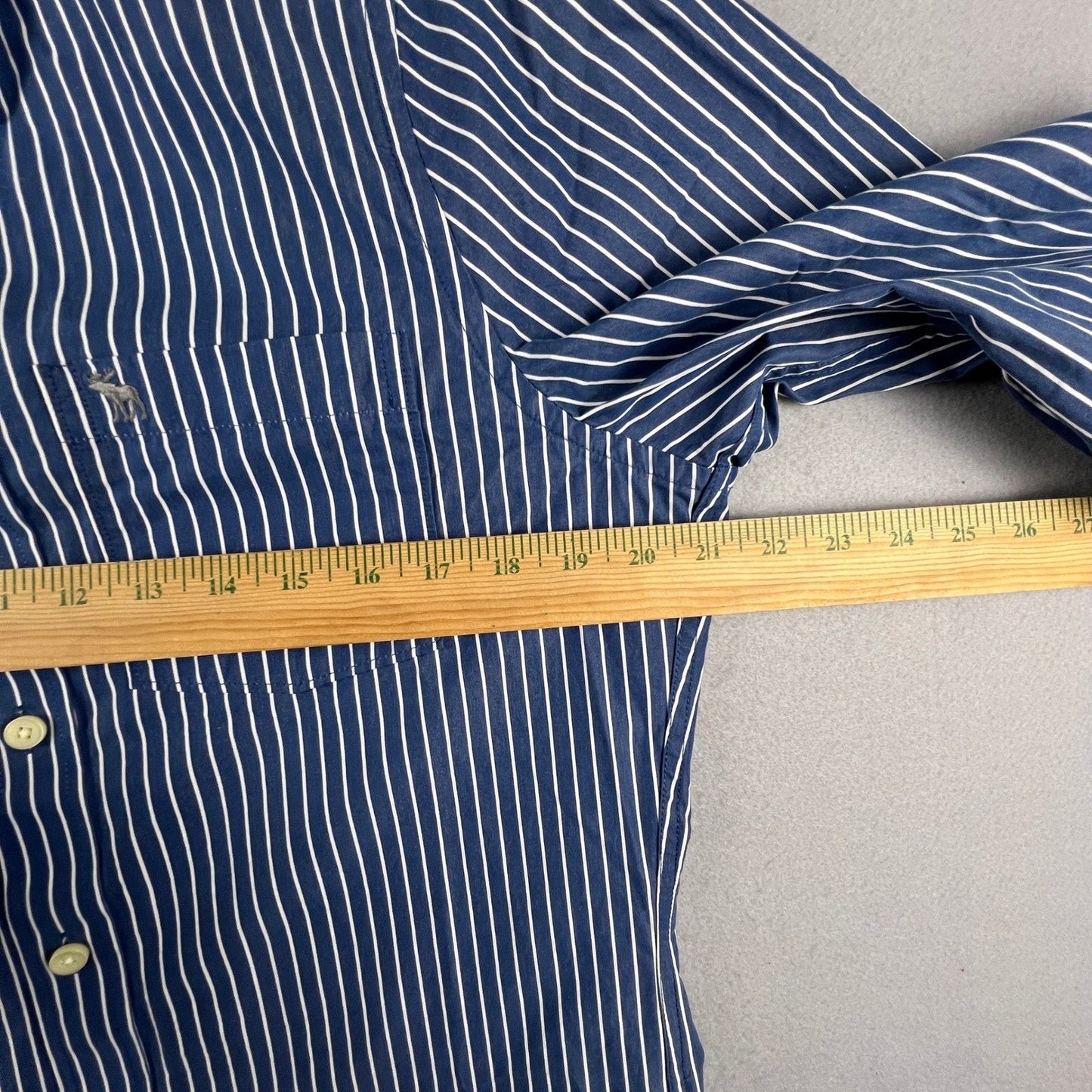 Abercrombie & Fitch Button Down Shirt Mens M Blue Striped Muscle Fit Preppy Logo