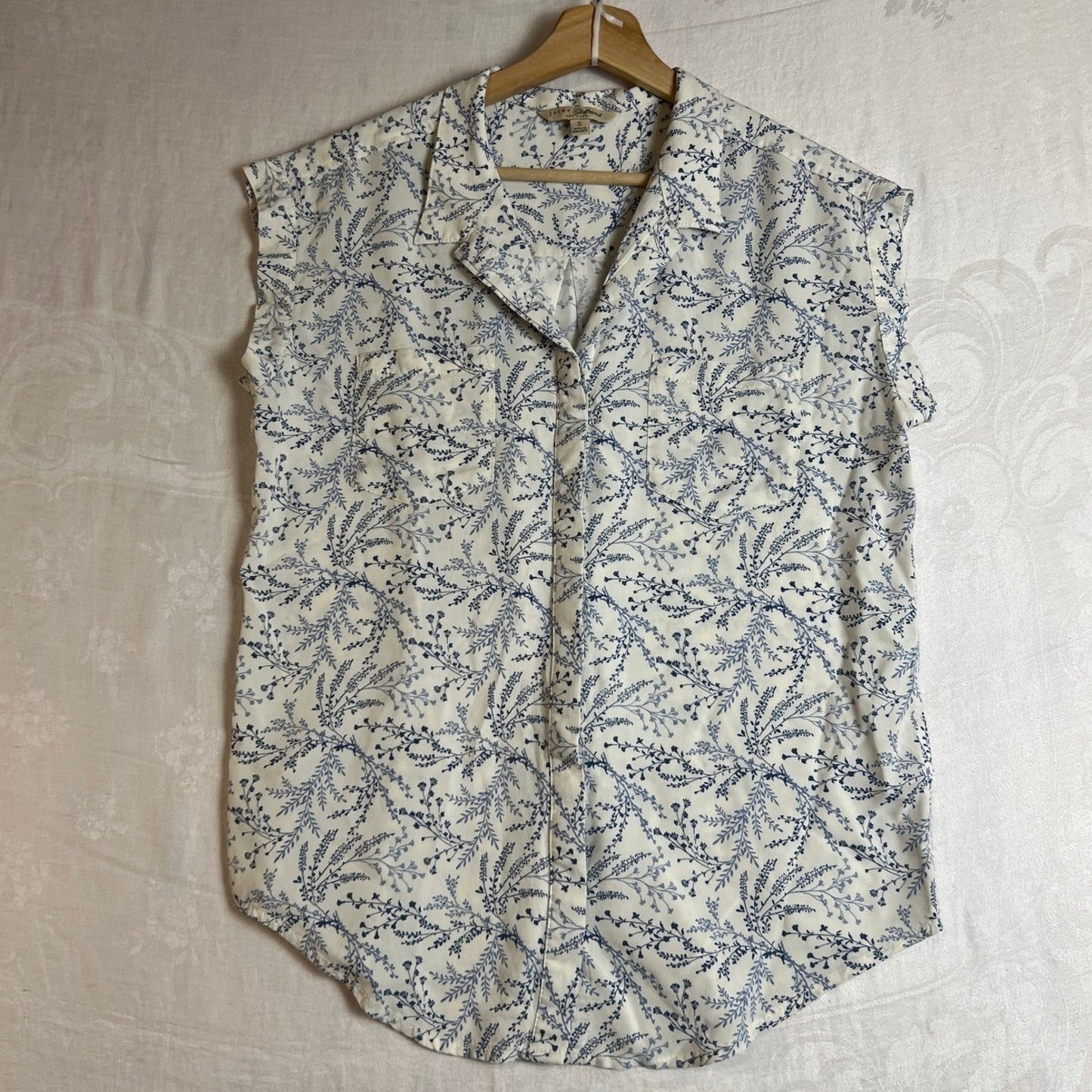 Floral Blouse Womens Small Button Up Lightweight Spring Summer Top