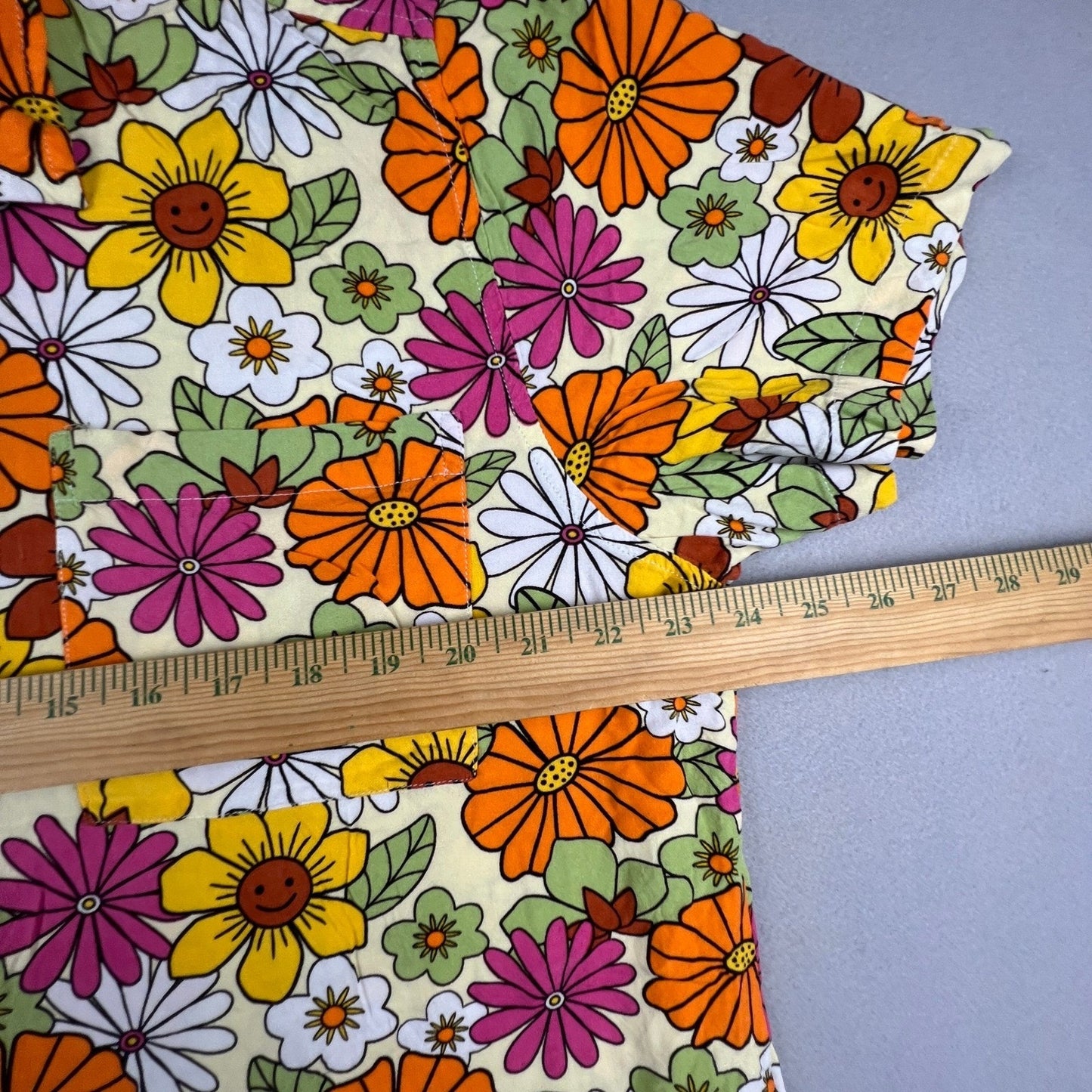 Super Massive Button Down Shirt Mens XL Floral Smiley Face Retro 70s Indie Aloha