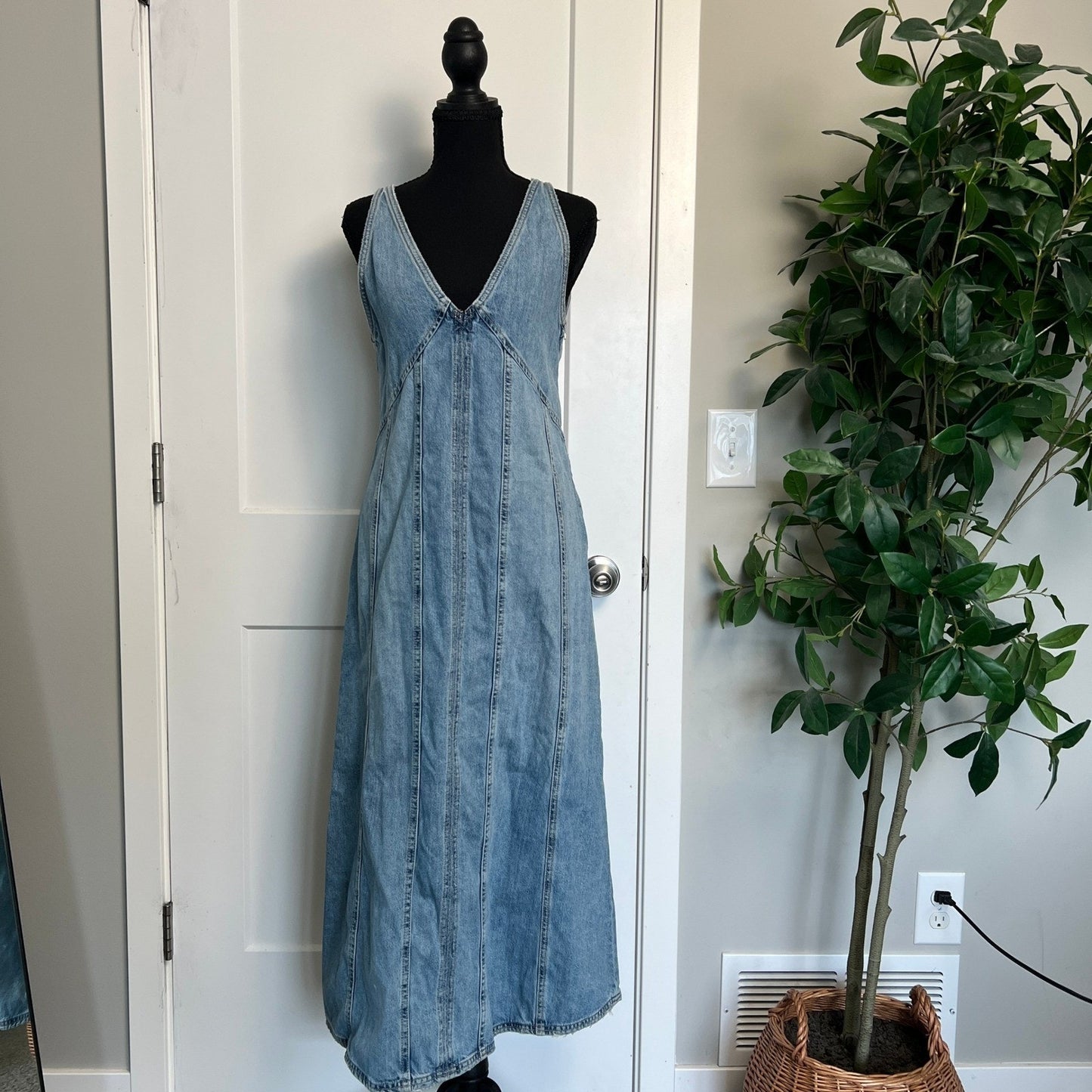 Zara Denim Maxi Dress Womens S Blue V-Neck Sleeveless Seam Detail Boho Casual