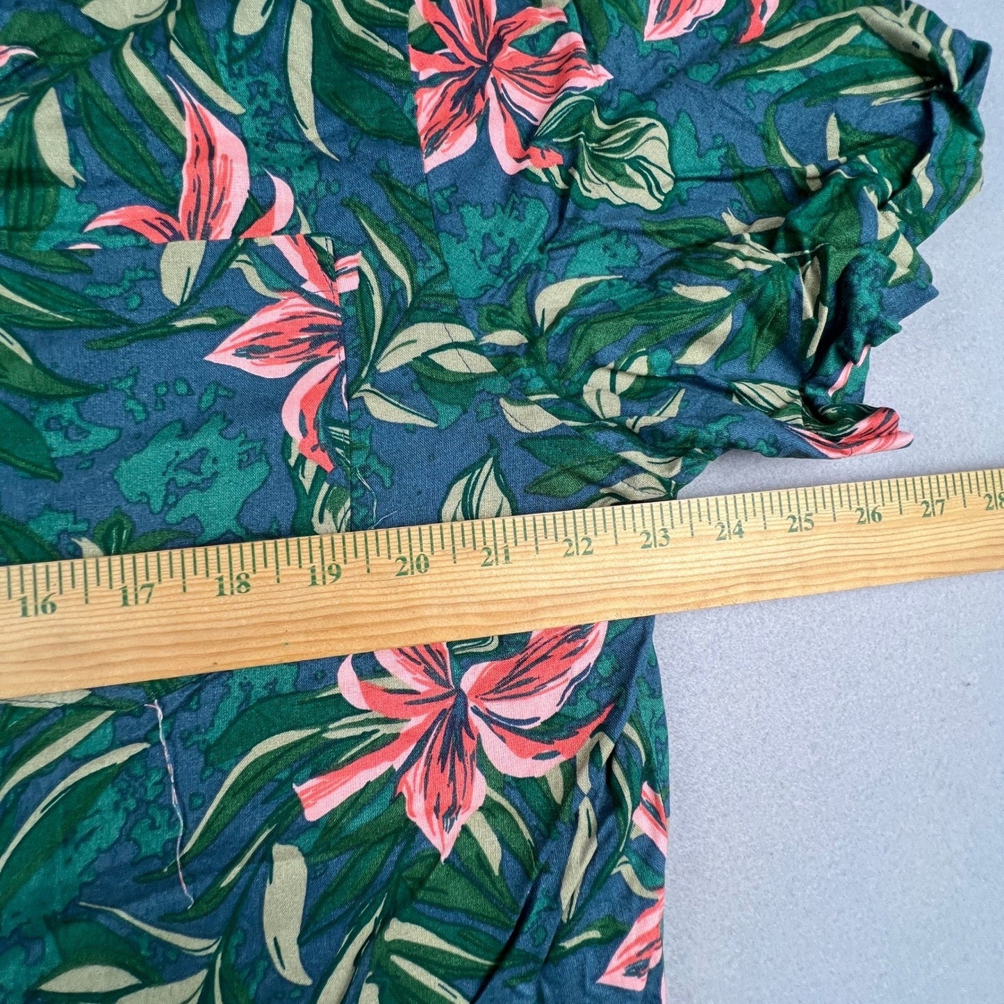 Hawaiian Button Up Shirt Mens XL Floral Tropical Summer Camp Aloha Vacation