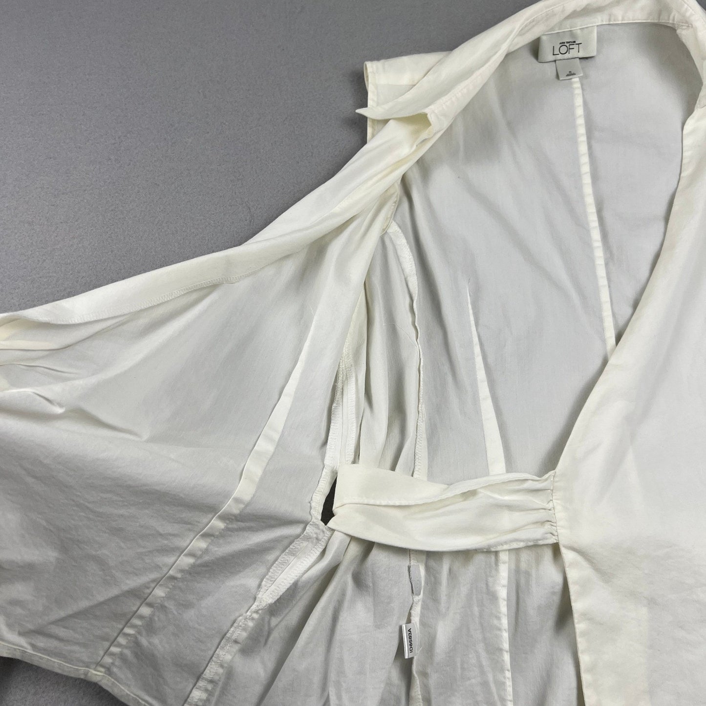 Ann Taylor Loft Wrap Blouse Womens 8 White Sleeveless Collared Side Tie Casual