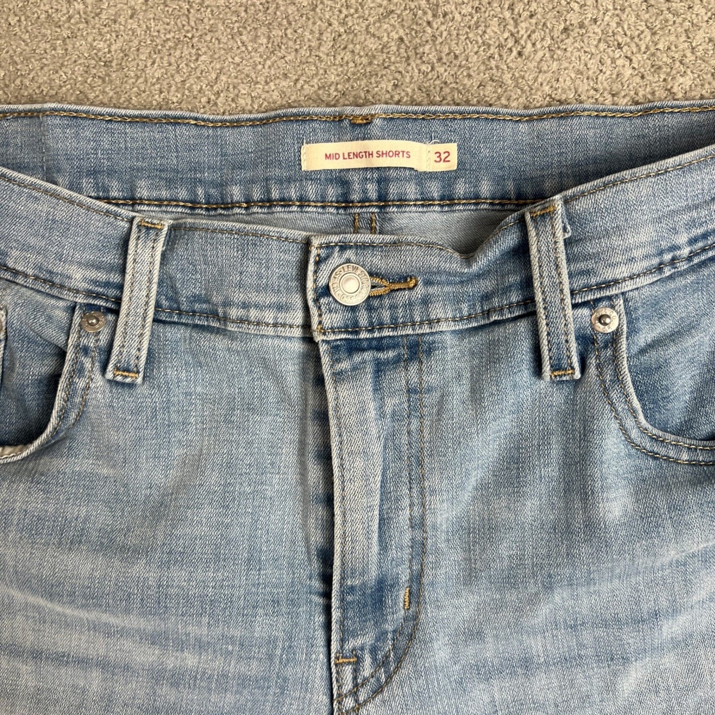 Levi's Shorts Women's Size 32 Mid Length Denim Light Wash Cuffed