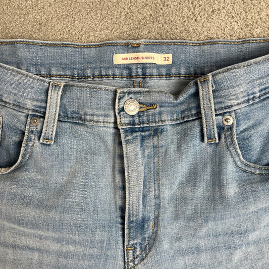 Levi's Shorts Women's Size 32 Mid Length Denim Light Wash Cuffed