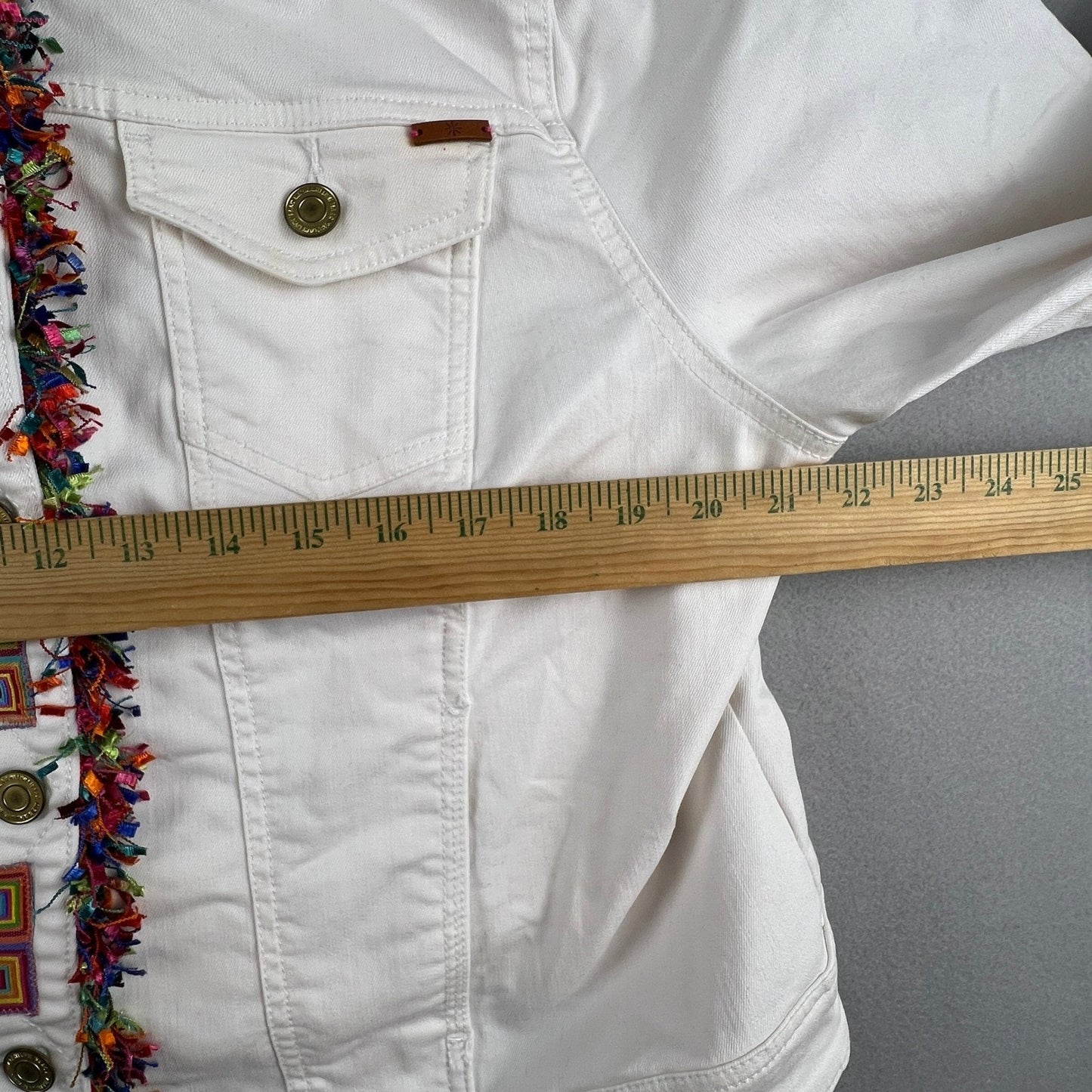 Isaac Mizrahi Live Denim Jacket Womens 16 White Embroidered Fringe Boho Festival