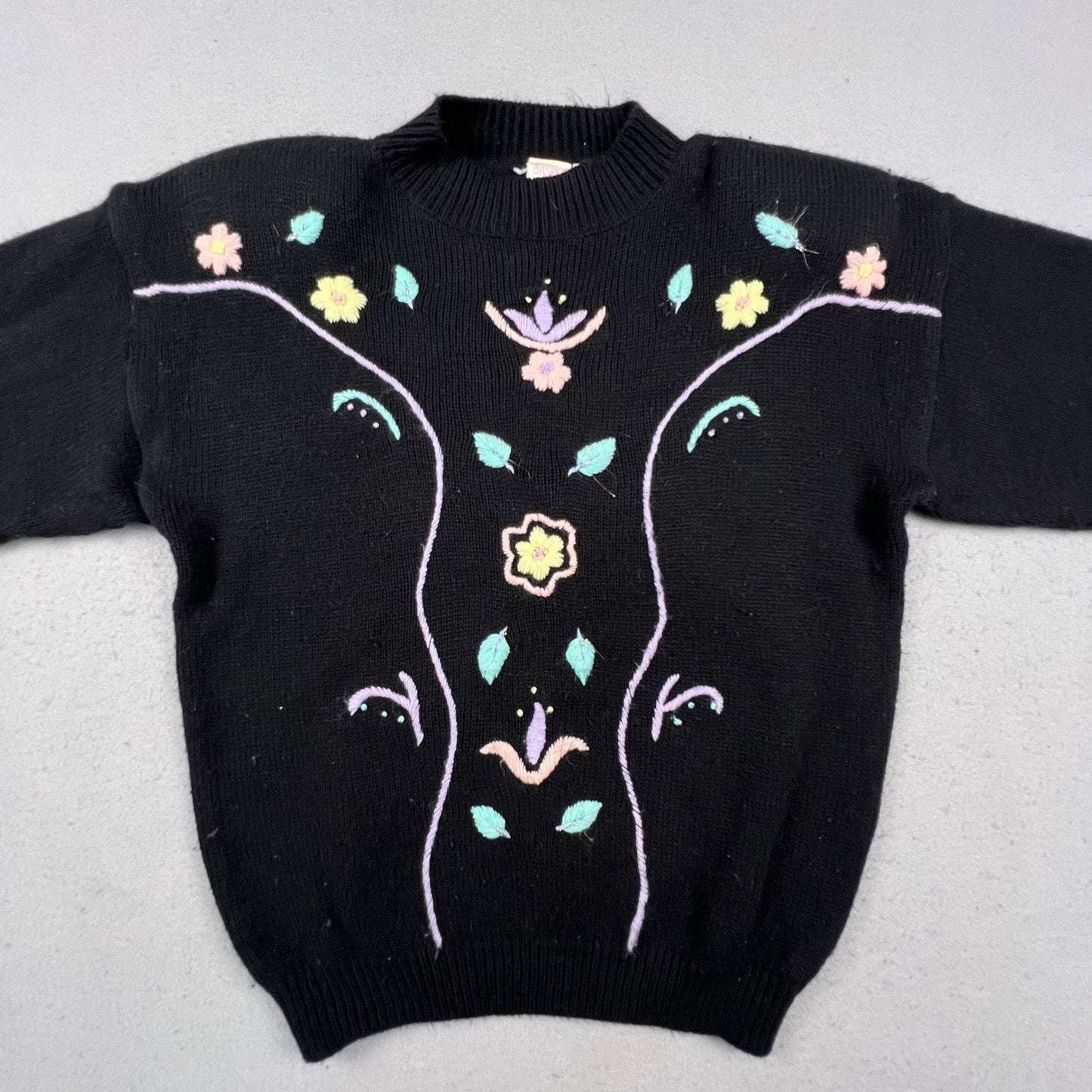 Basket Yarn Sweater Womens Large Black Floral Embroidered Knit Vintage Style