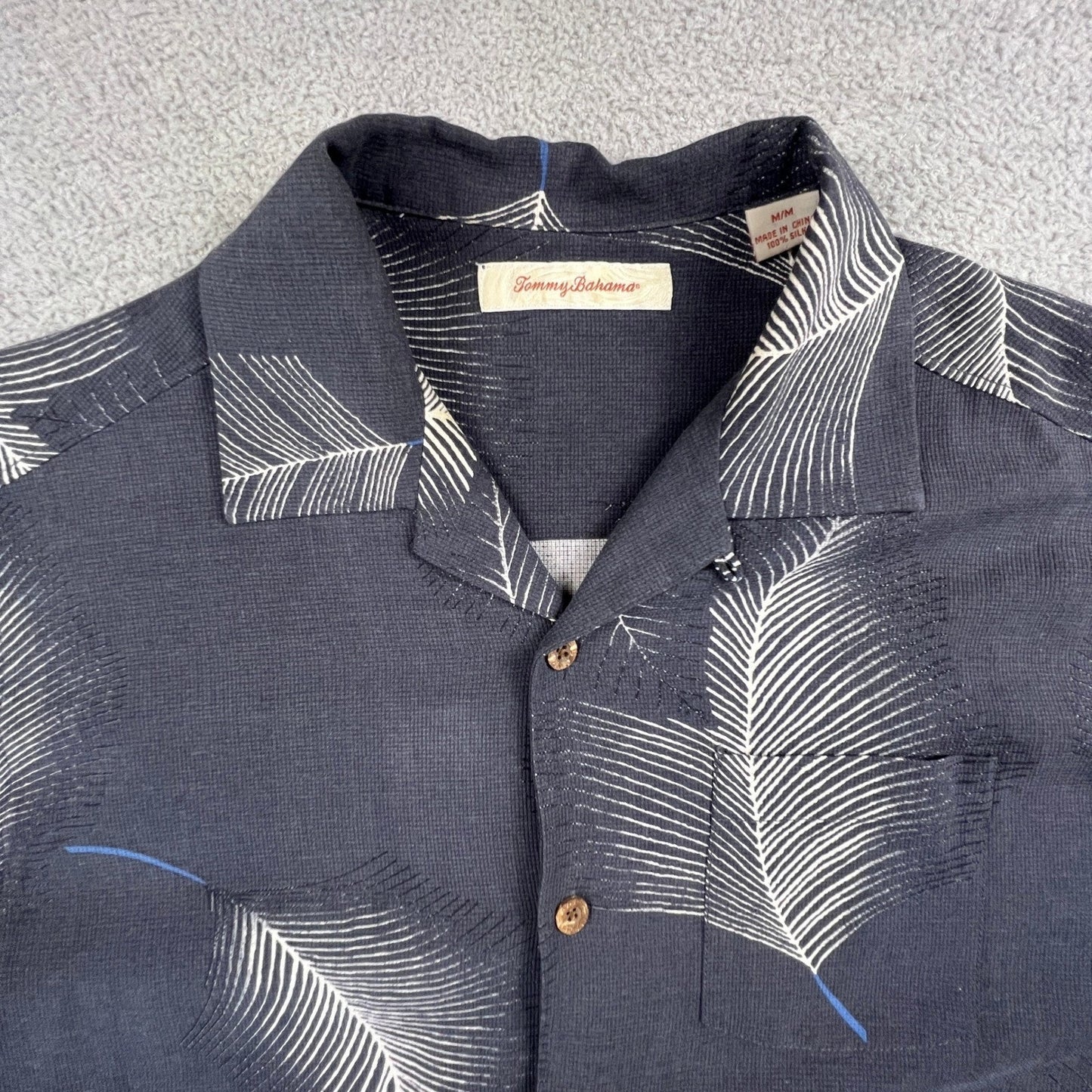 Tommy Bahama Silk Camp Shirt Mens M Navy Blue Tropical Aloha Island Resort Coast