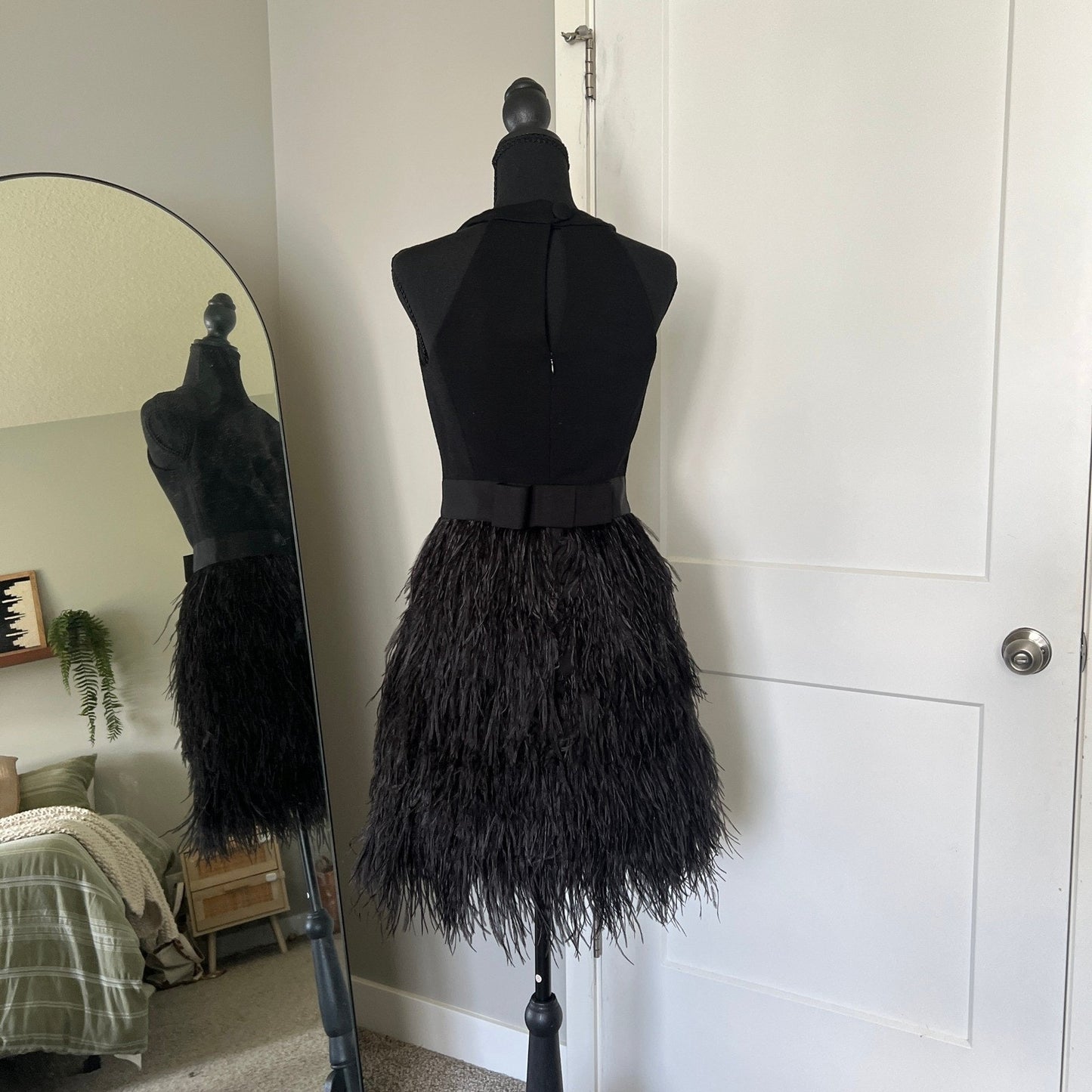 Milly Mini Dress Womens 2 Feather Black Halter Sleeveless Cocktail Party Glam