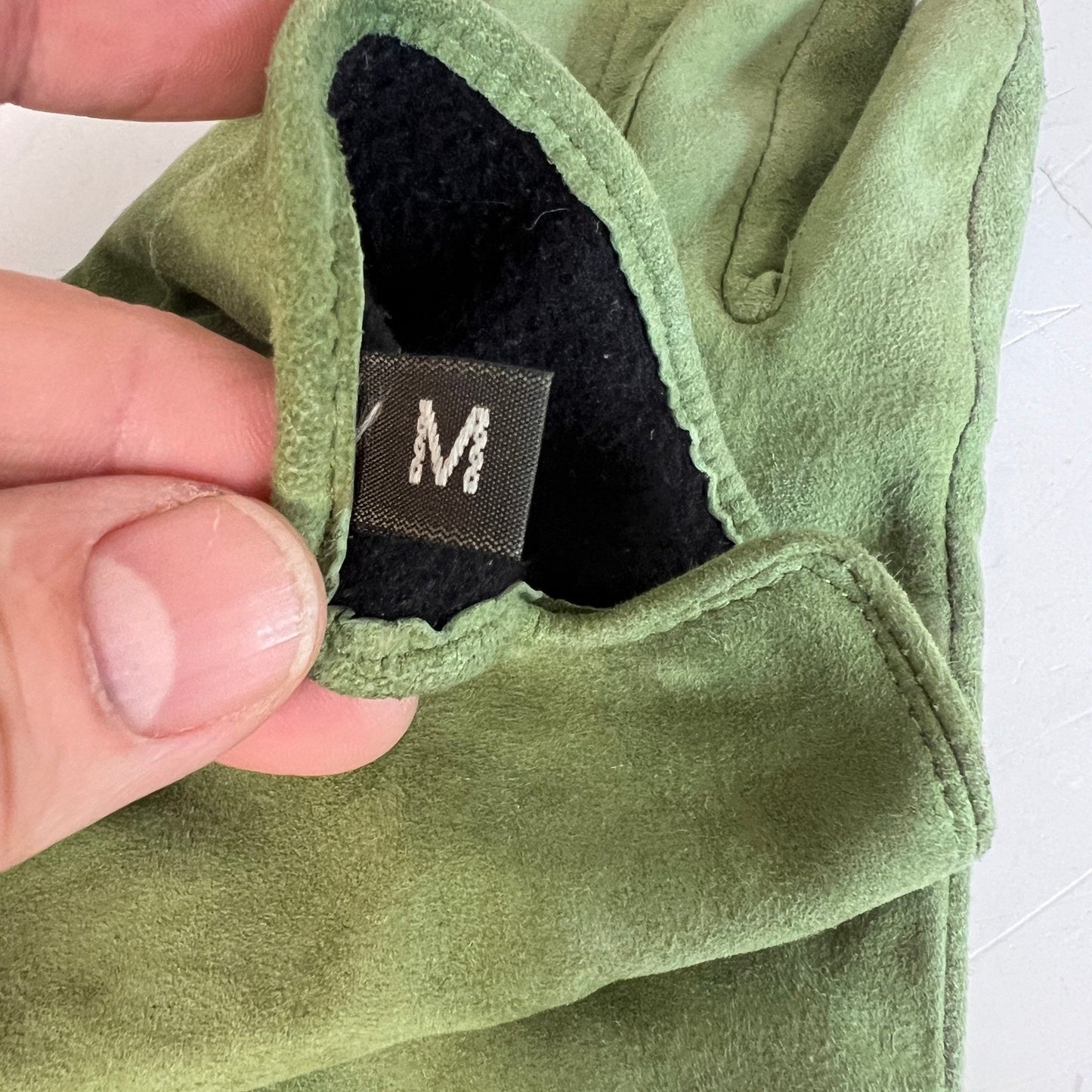Echo Leather Gloves Womens M Green Suede V-Notch Wrist Winter Chic Classic