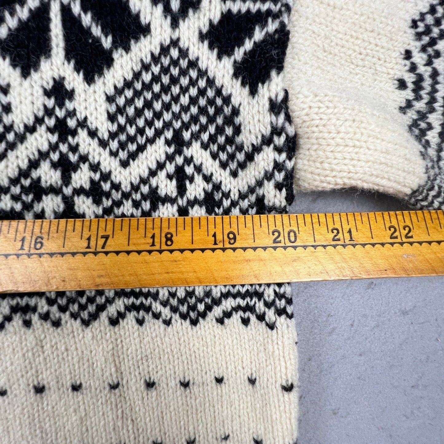 Vintage Eddie Bauer Cardigan Sweater Womens L Nordic Wool Blend Winter Snowflake